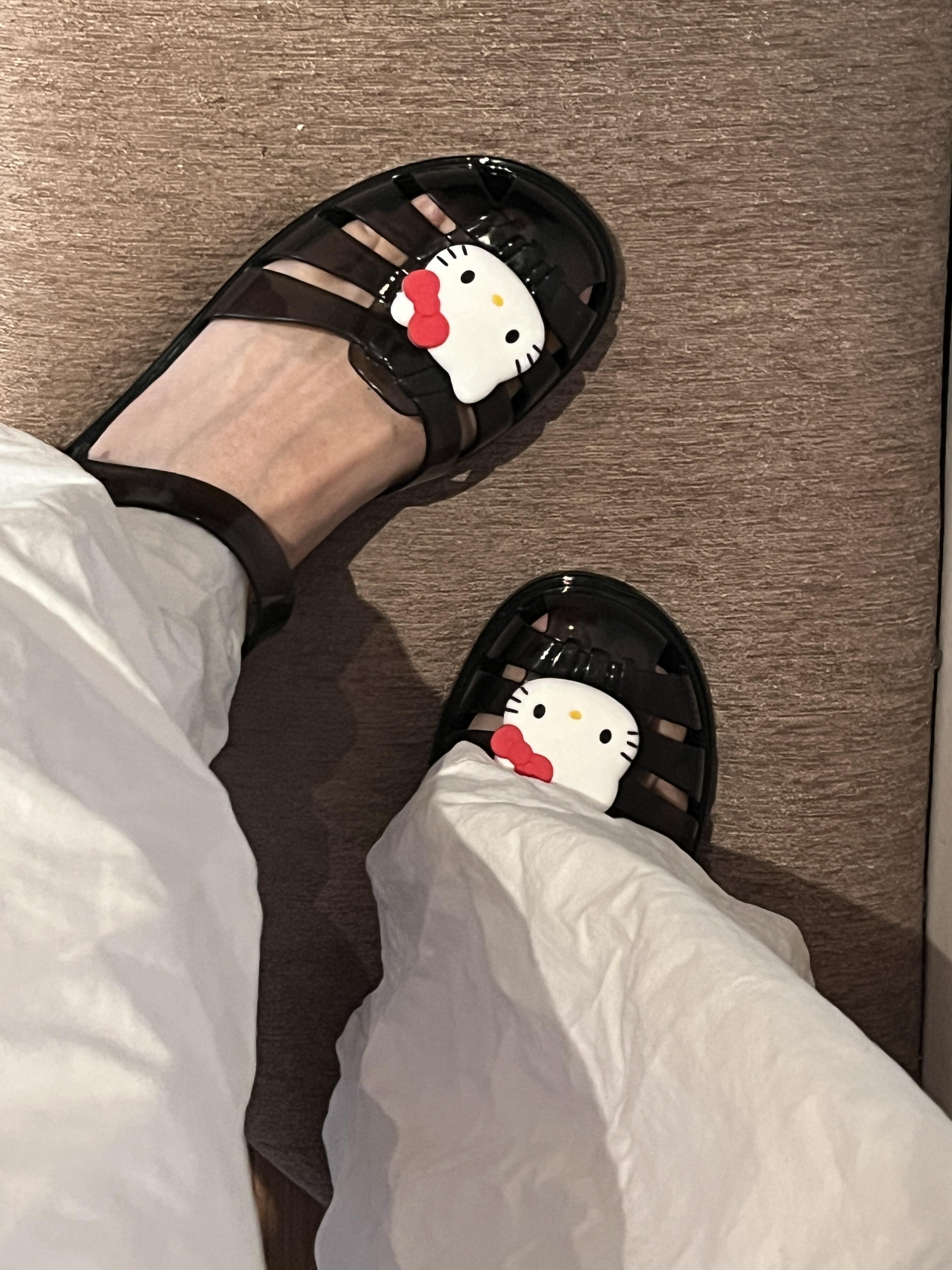 HK Jelly Transparent Sandals - DIY Adjustable Beach Slides for Women & Kids 01250606