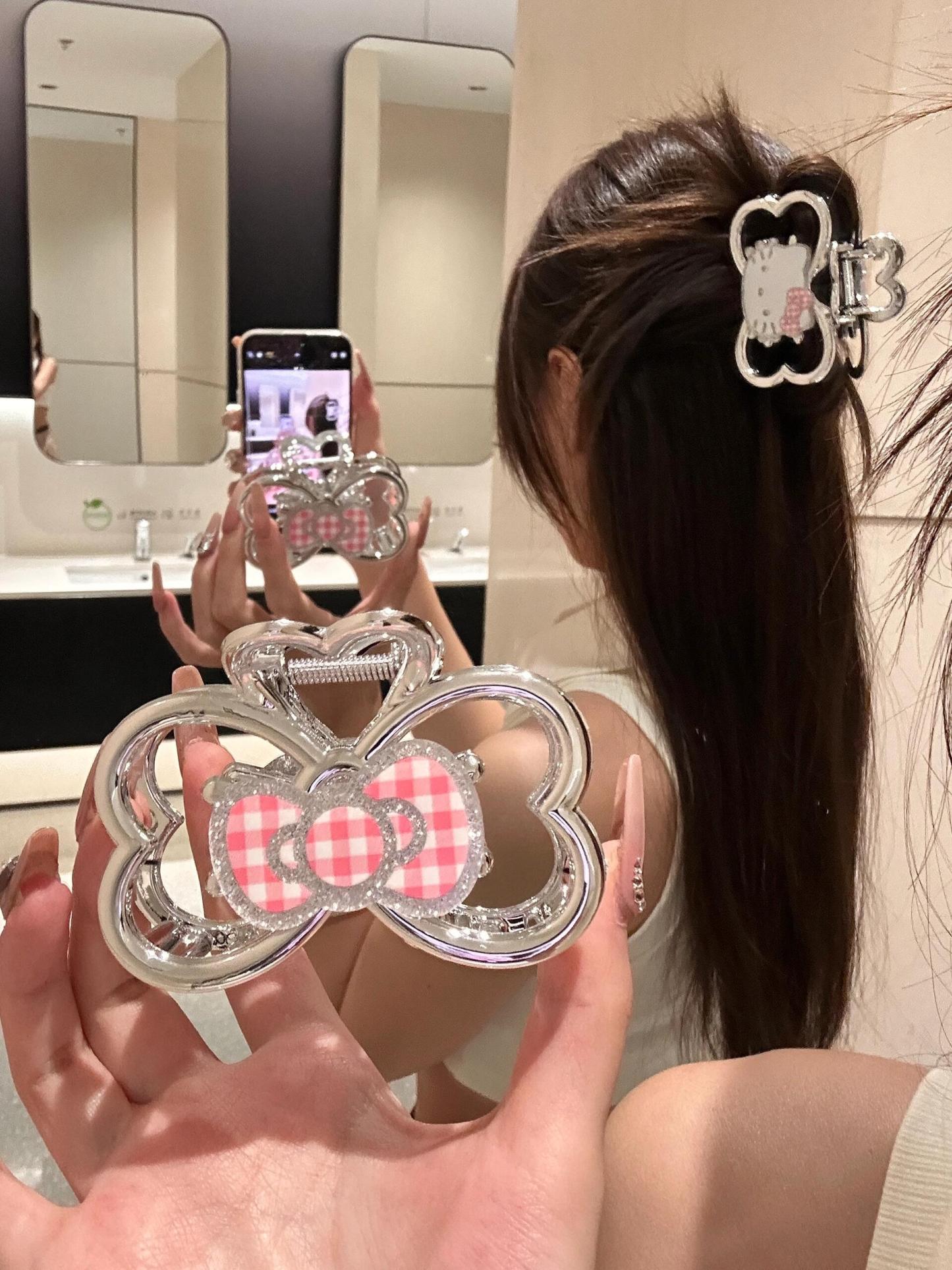 HK Double-Sided Silver Bow Claw Clip – Elegant Hair Claw for Ponytail, Bun & Half-Up Styles 01250604