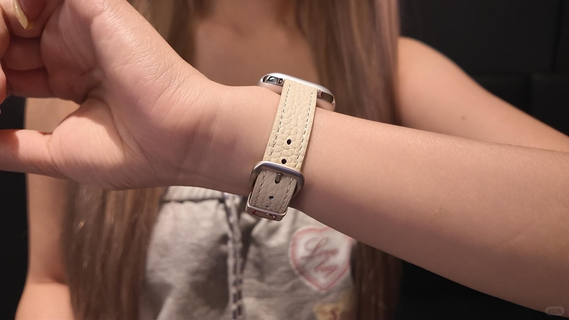 HK Red & Off-White Leather Apple Watch Strap 01251026, Cute Colorblock Band for Women, Soft Genuine Leather Watch Band, Kawaii Apple Watch Accessories