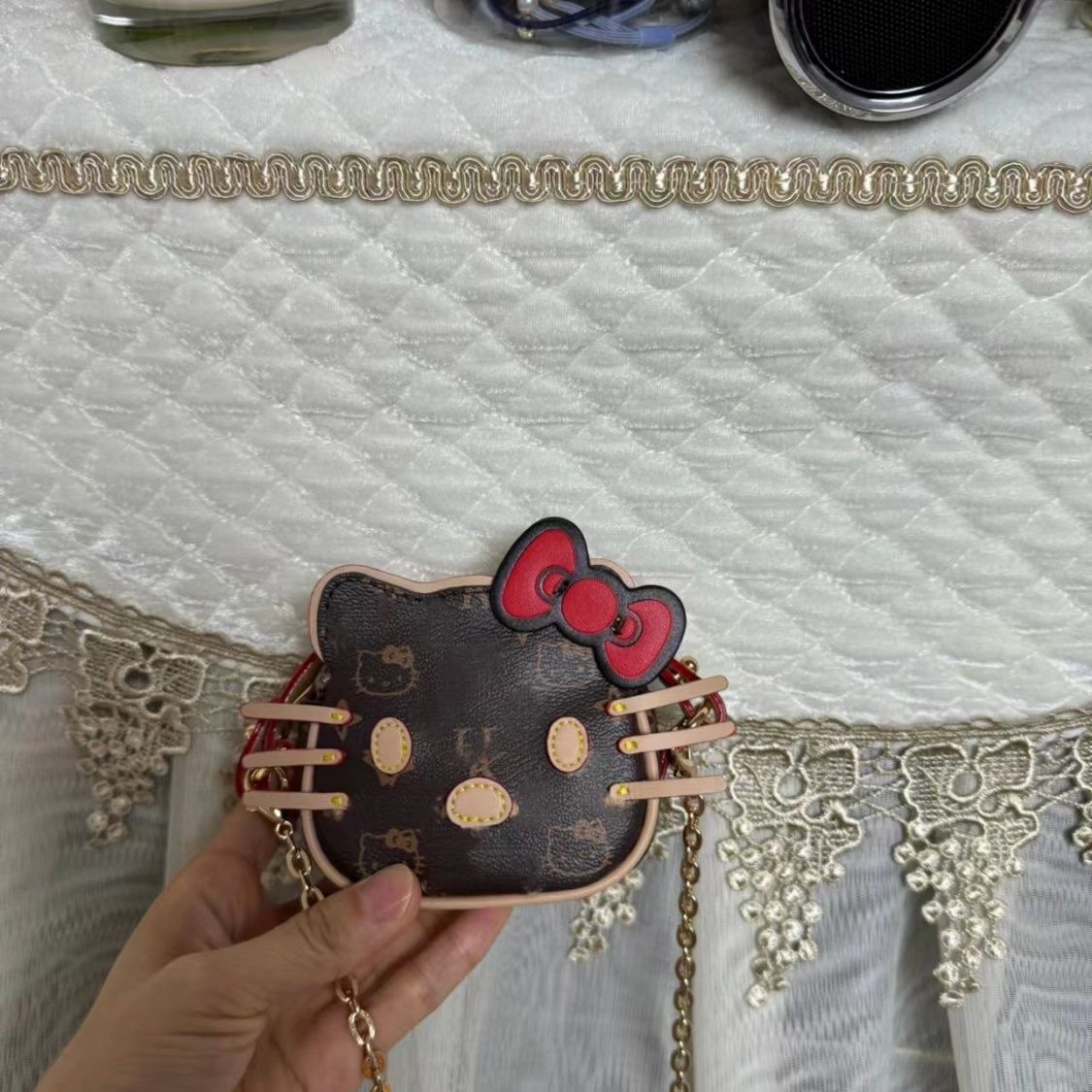  Hello Kitty Mini Purse Bag - Cute and Compact BB1258