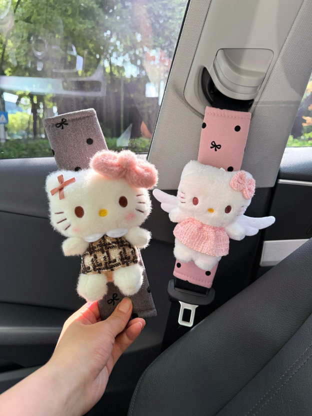 HK Plush Seat Belt Shoulder Pad, Cute Cartoon KT Plush Protector, Anti-Chafe Safety Strap Cover for Car 01251009
