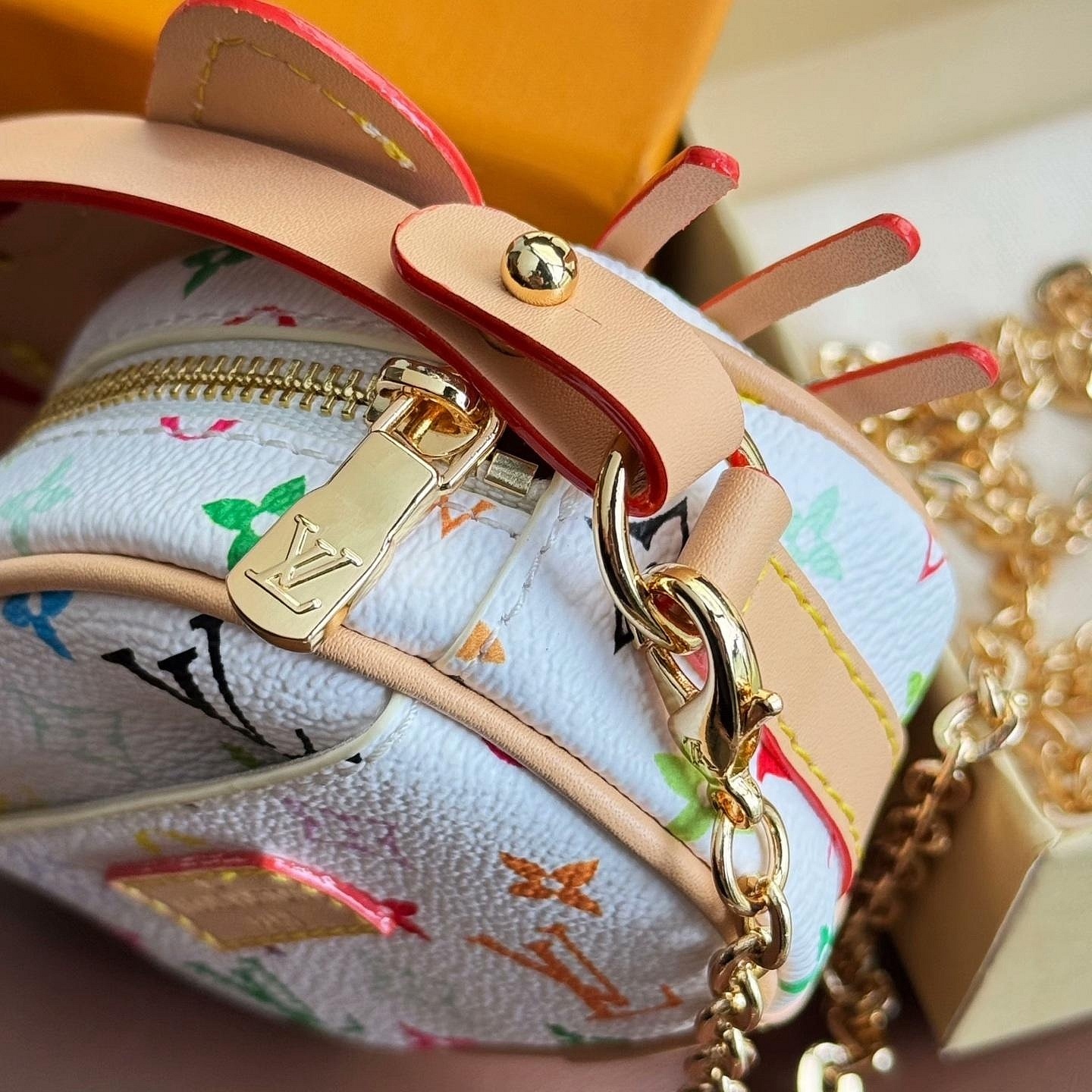 HK Mini Designer-Inspired Handbag, Cute Kitty Bag with Red Bow, Stylish and Compact for Daily Use 01260410