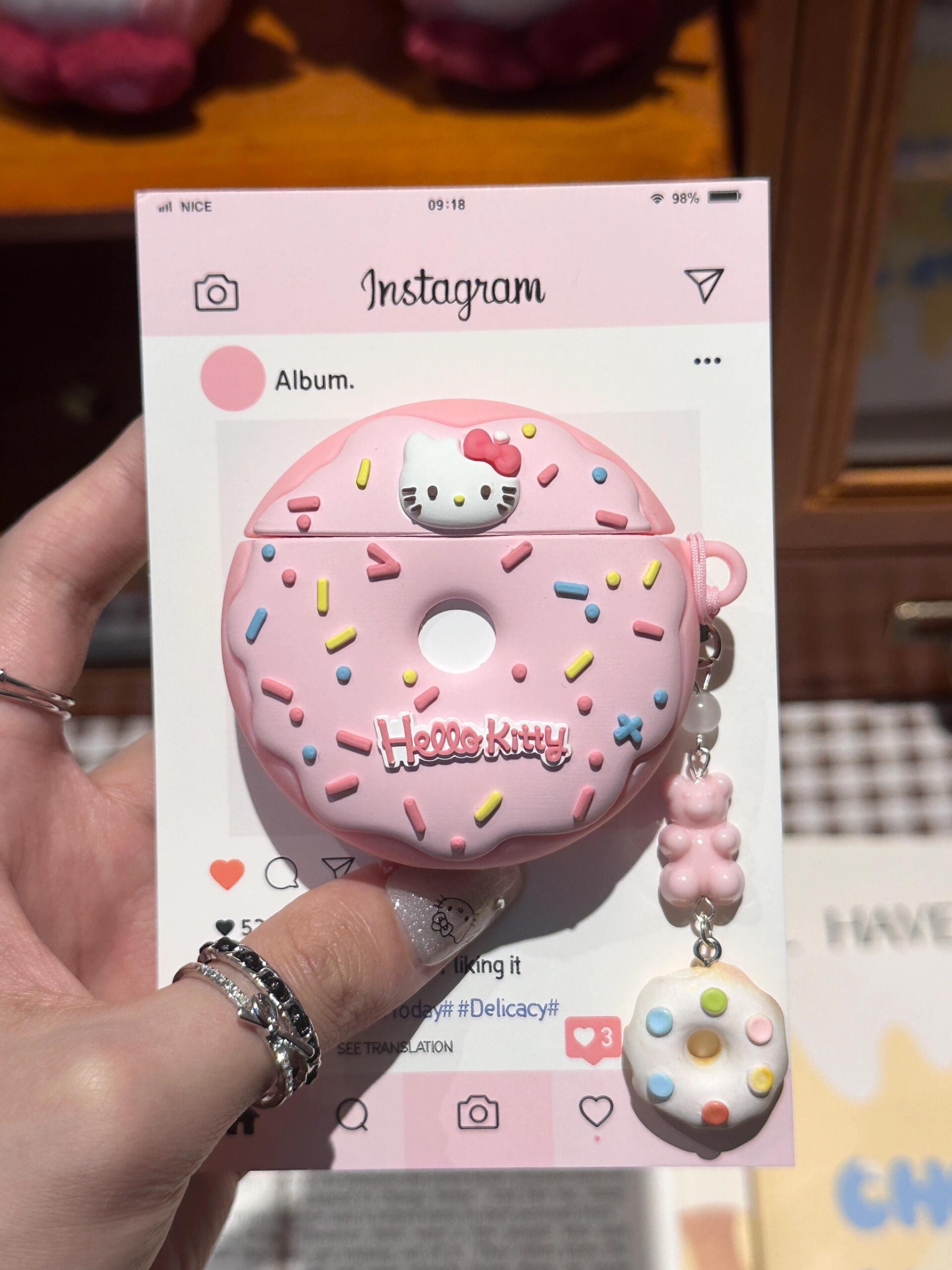 Hello Kitty AirPods Dount Case