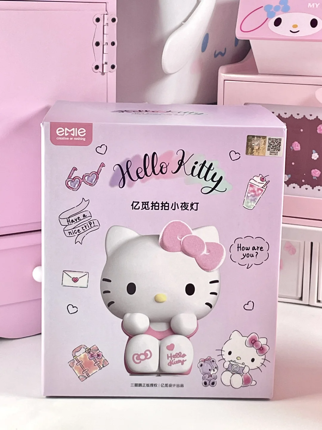 Cute Eye-Caring Hello Kitty Pat Lamp