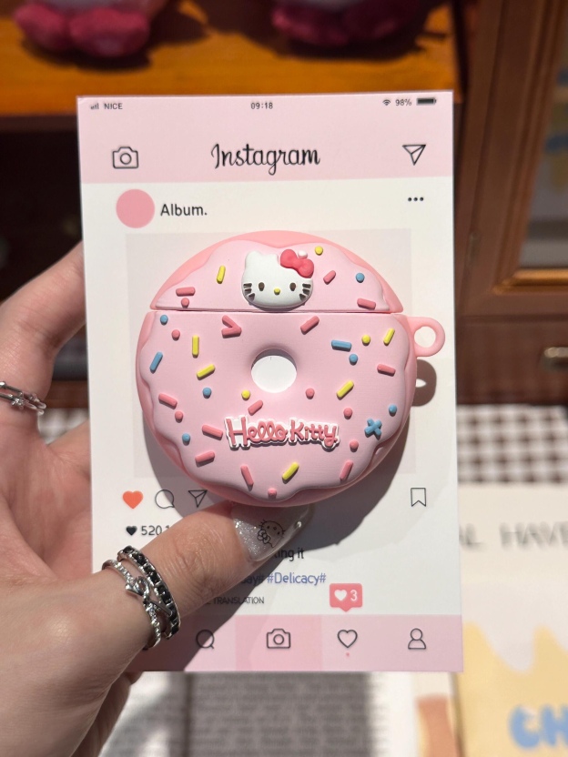 Hello Kitty AirPods Dount Case
