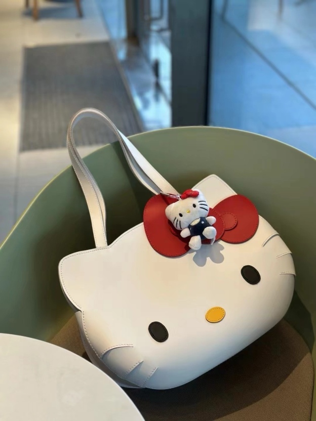Adorable Hello Kitty Shaped Cambridge Bag - Large Capacity Tote in Cowhide