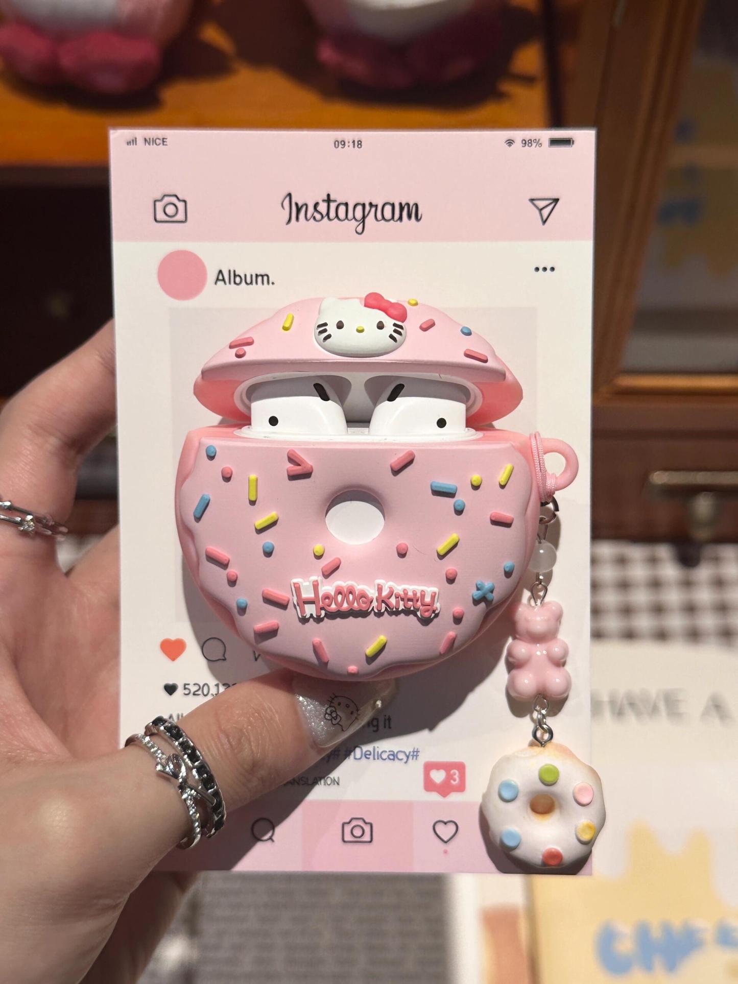 Hello Kitty AirPods Dount Case