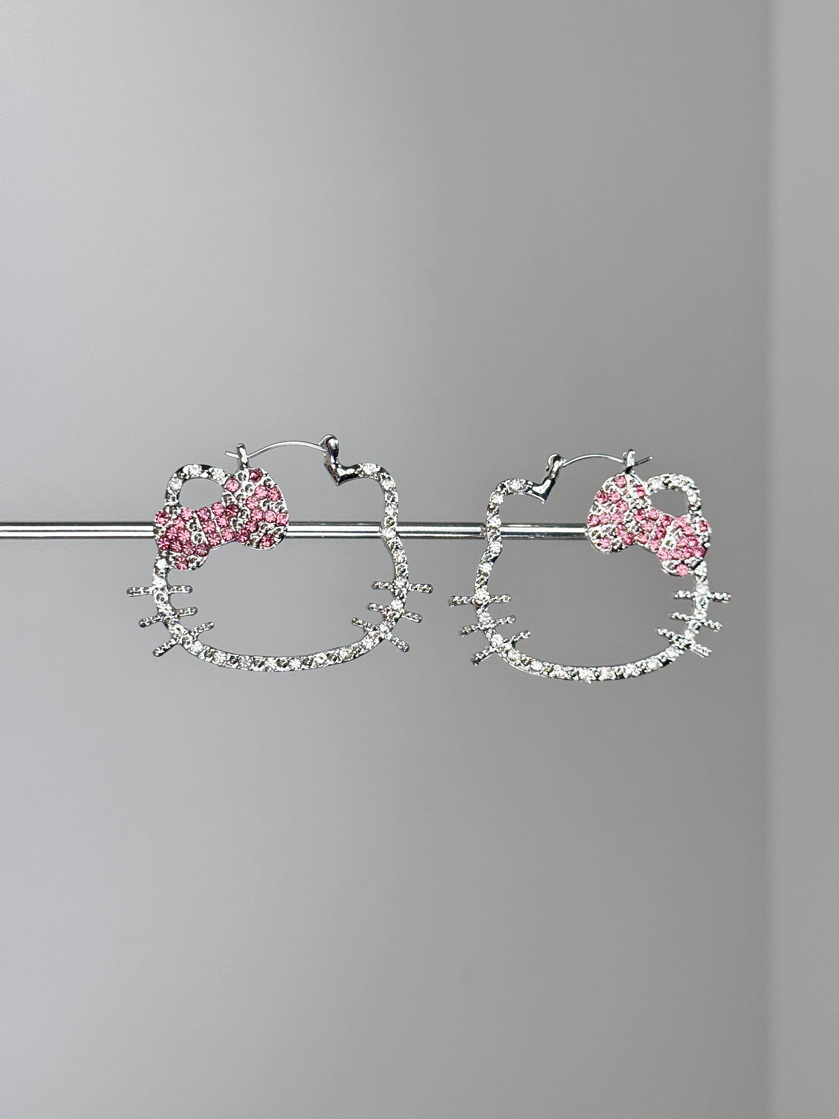 HK Hollow Zircon Hoop Earrings – Sparkling Pink Diamond Style, Sweet Fashion Jewelry for Women (Pair)