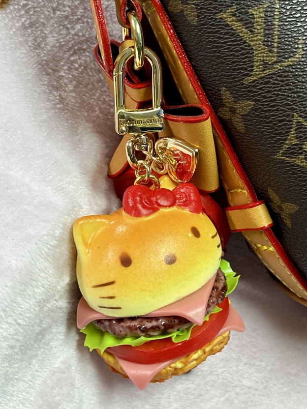 HK Mini Designer-Inspired Cartoon Cat Burger Bag Charm with Tomato Slice Pendant Use 01260720