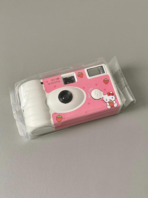 One Time Use 35mm Camera with Flash, 27 Exposures