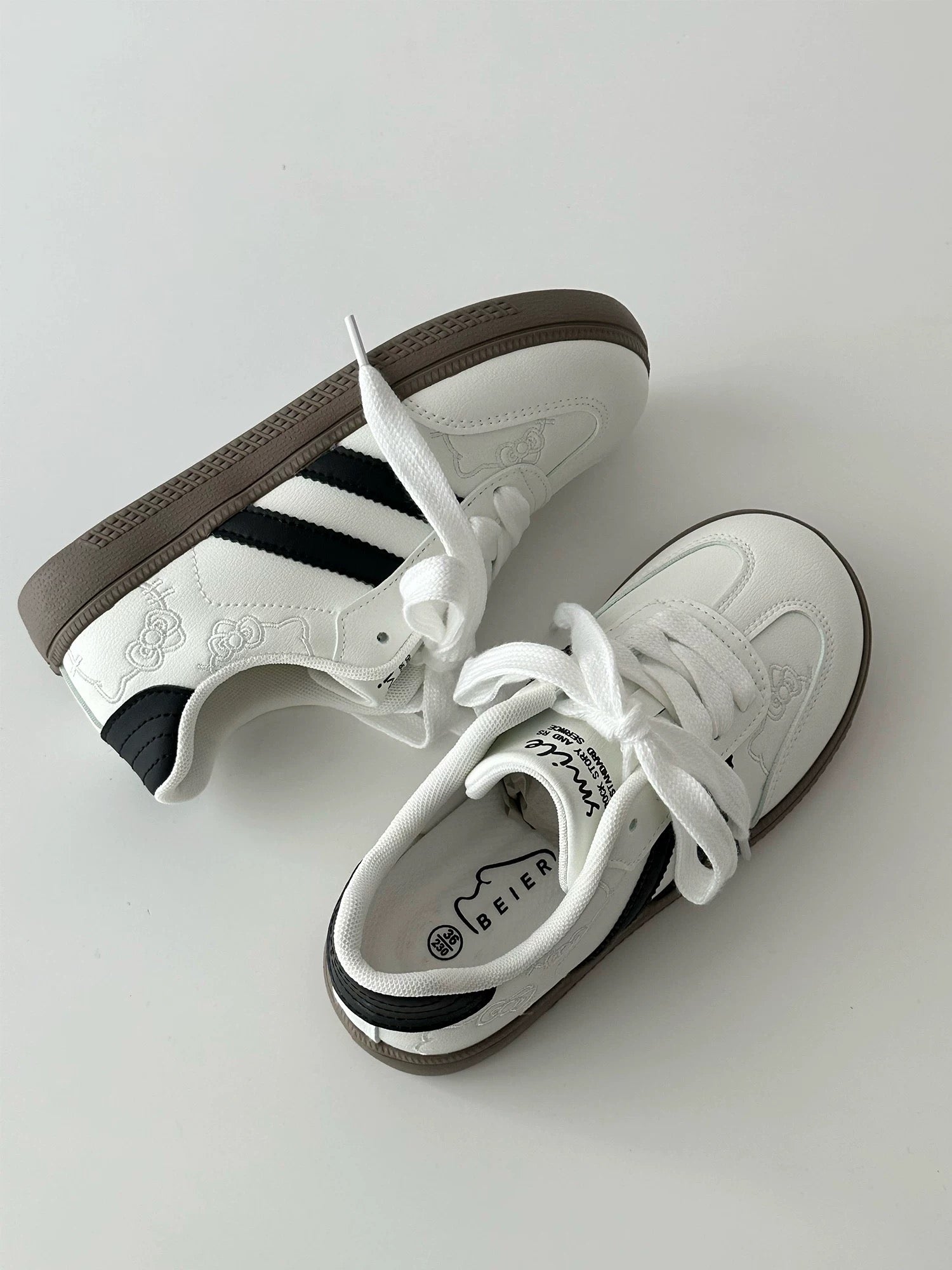 HK Embroidery Cute Sneakers Casual Fashion Comfortable Classic Shoes