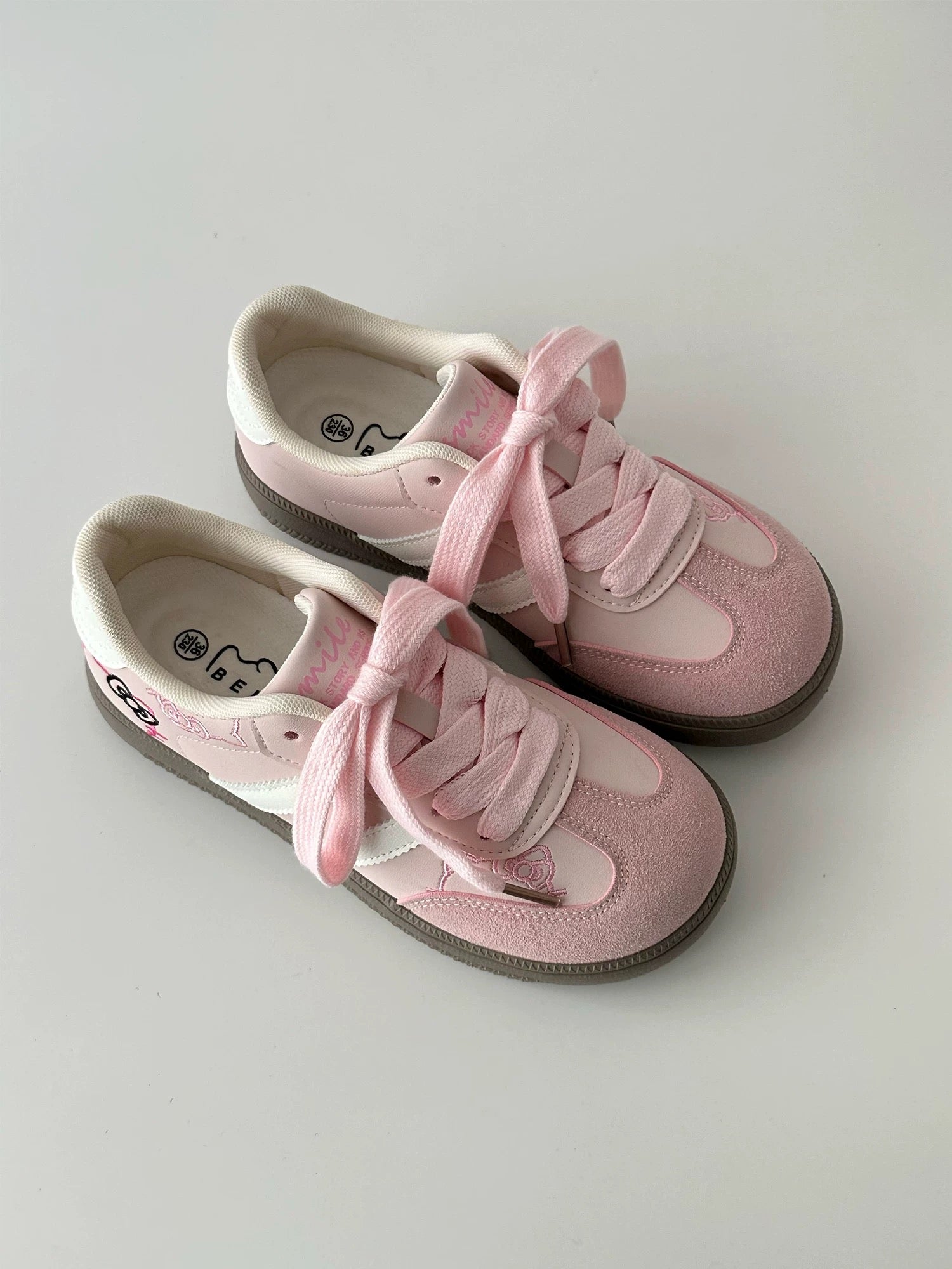 HK Embroidery Cute Sneakers Casual Fashion Comfortable Classic Shoes
