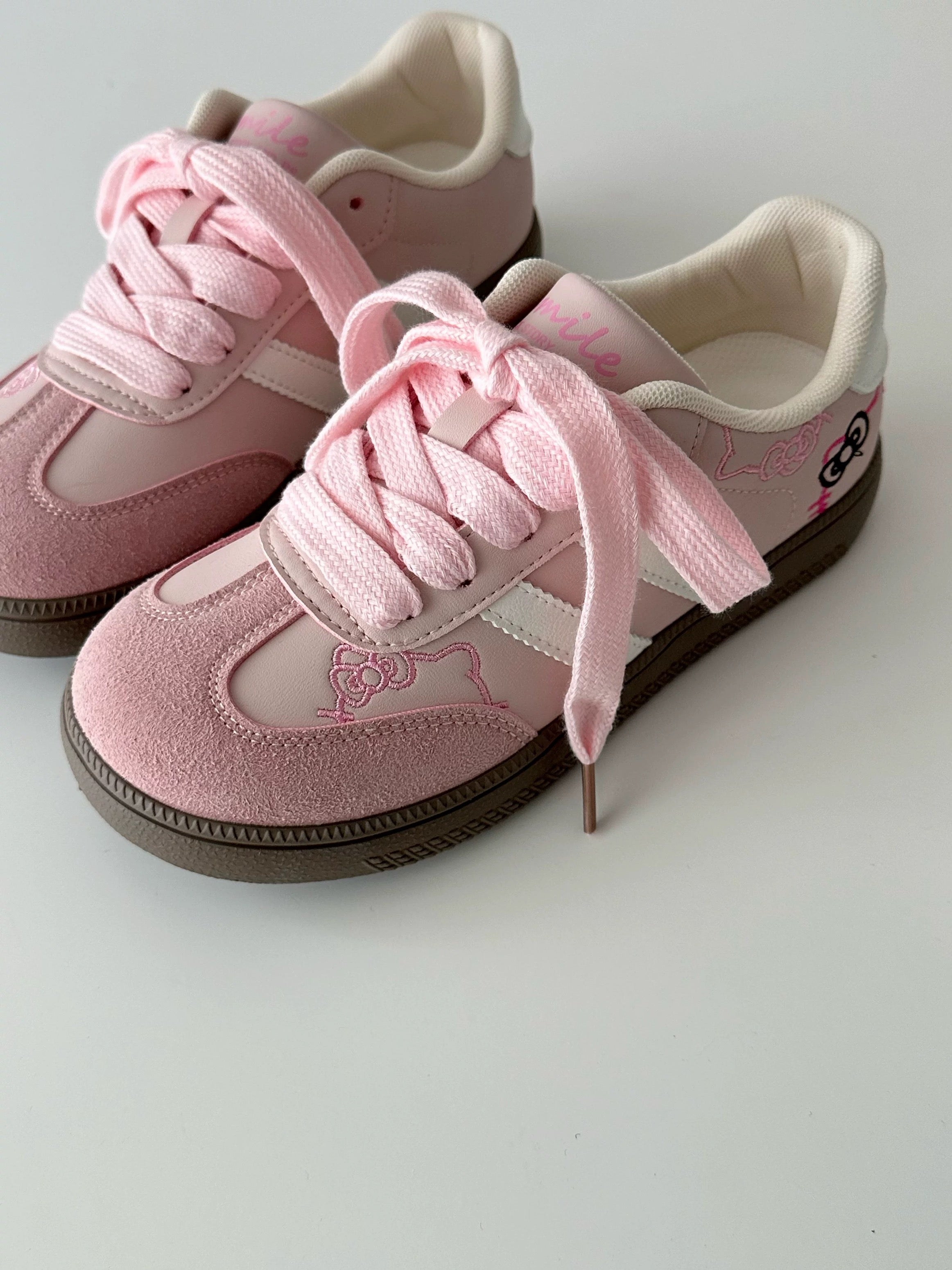 HK Embroidery Cute Sneakers Casual Fashion Comfortable Classic Shoes