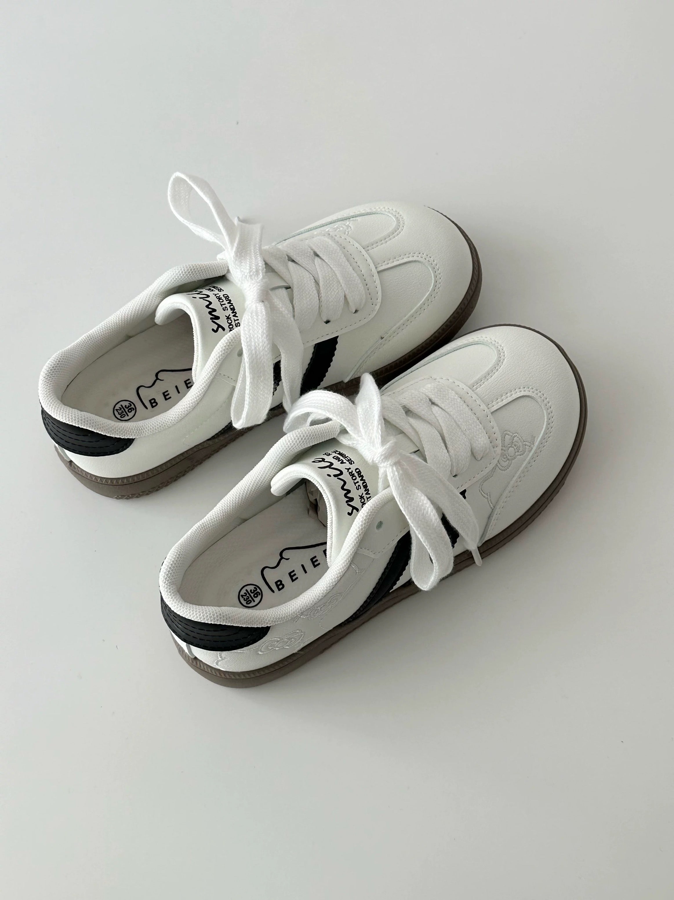 HK Embroidery Cute Sneakers Casual Fashion Comfortable Classic Shoes