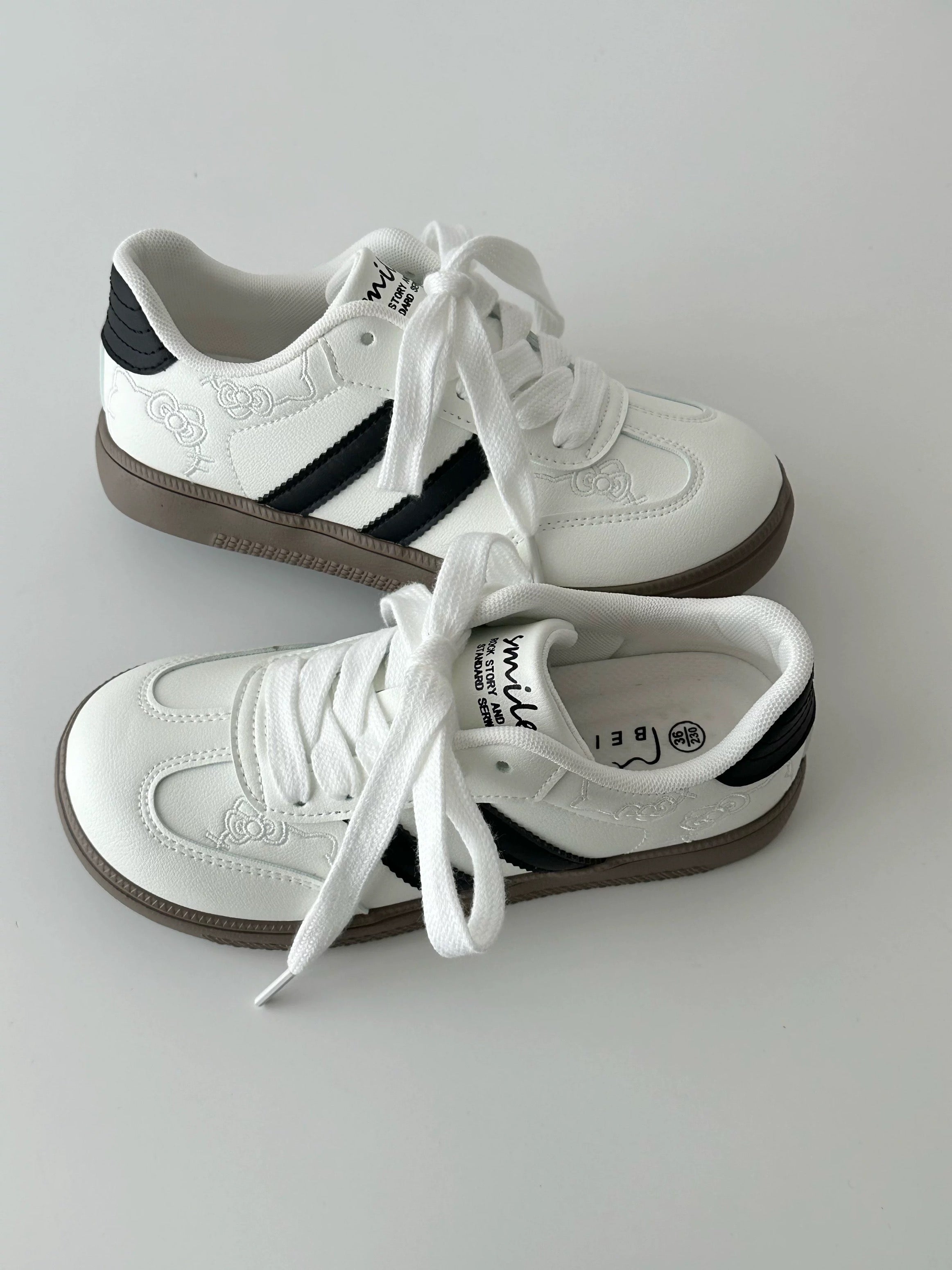 HK Embroidery Cute Sneakers Casual Fashion Comfortable Classic Shoes
