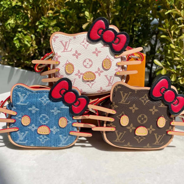 HK Mini Designer-Inspired Handbag, Cute Kitty Bag with Red Bow, Stylish and Compact for Daily Use 01260410