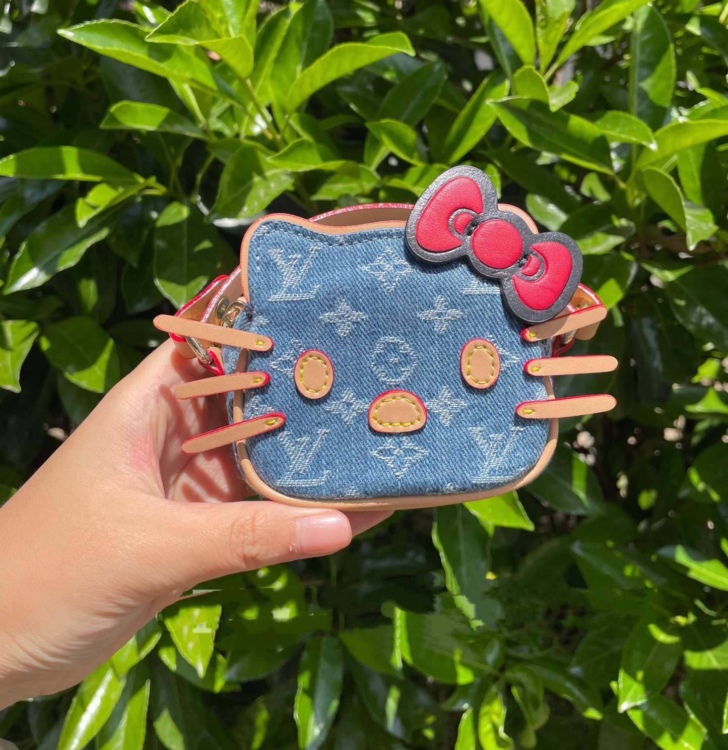 HK Mini Designer-Inspired Handbag, Cute Kitty Bag with Red Bow, Stylish and Compact for Daily Use 01260410