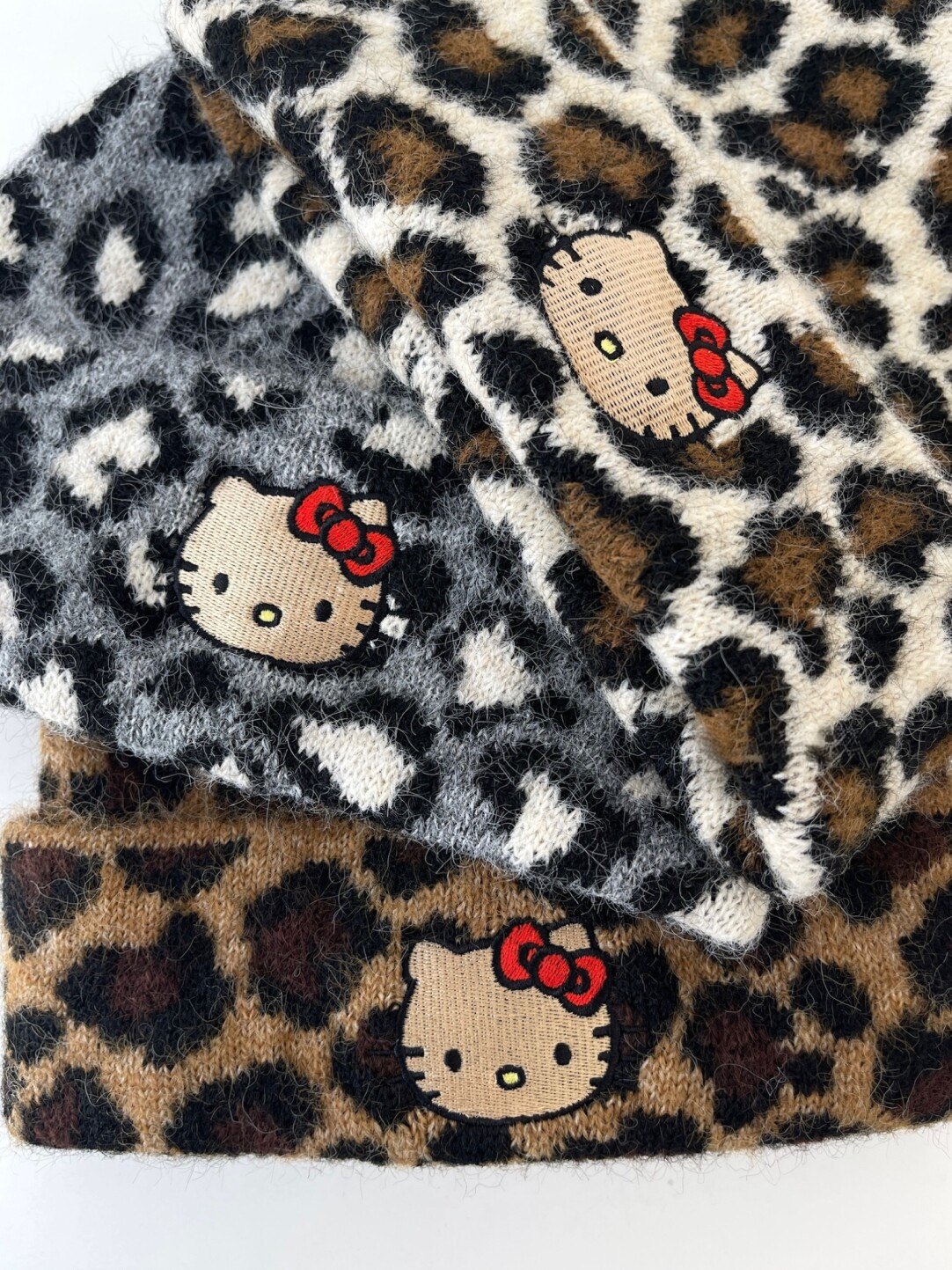HK Leopard Knit Beanie for Women, Cute Warm Winter Hat, Elastic Cozy Skull Cap, Fashionable Knitted Headwear for Cold Weather 01250923