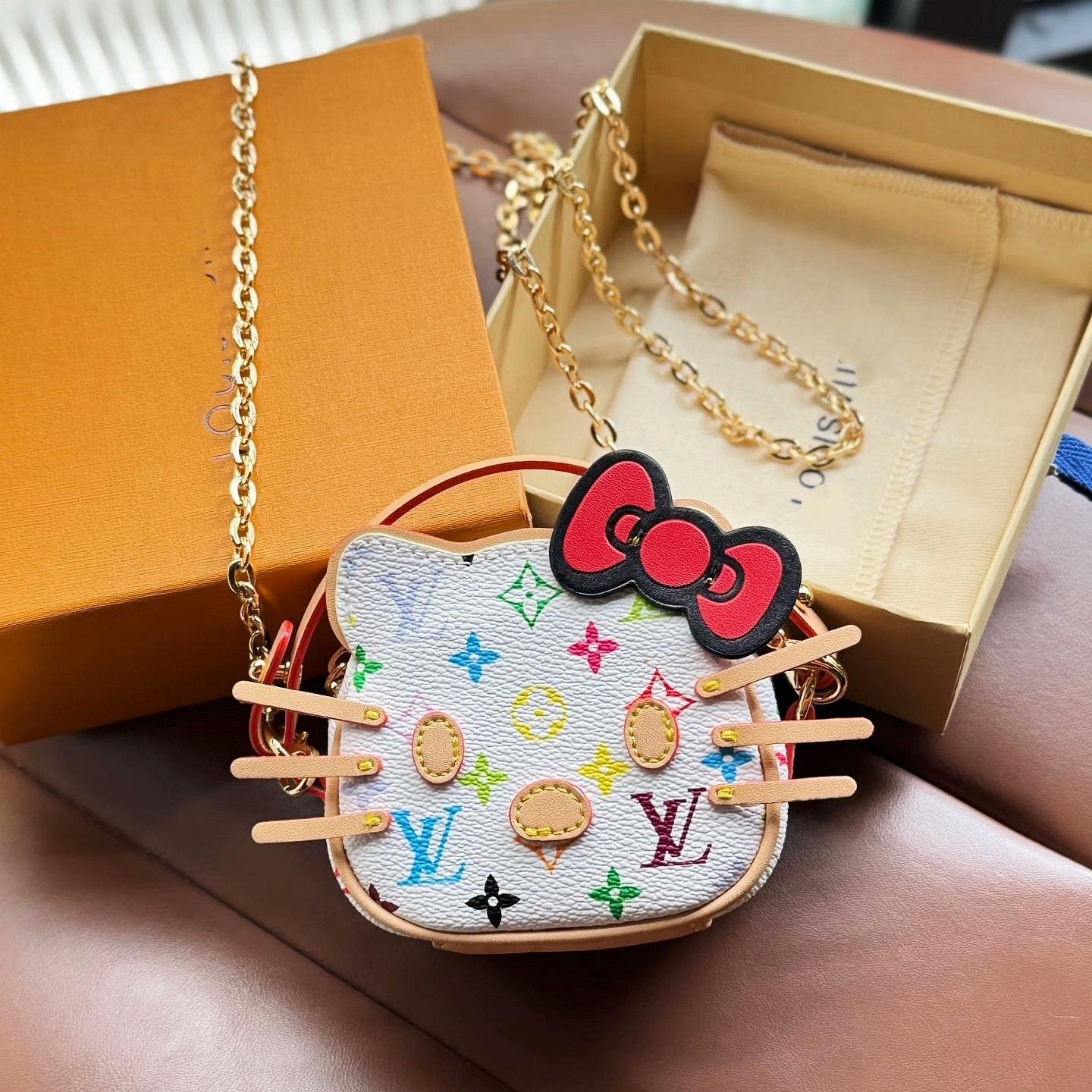 HK Mini Designer-Inspired Handbag, Cute Kitty Bag with Red Bow, Stylish and Compact for Daily Use 01260410