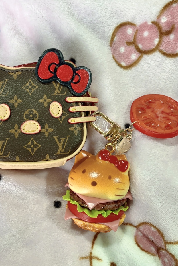 HK Mini Designer-Inspired Cartoon Cat Burger Bag Charm with Tomato Slice Pendant Use 01260720