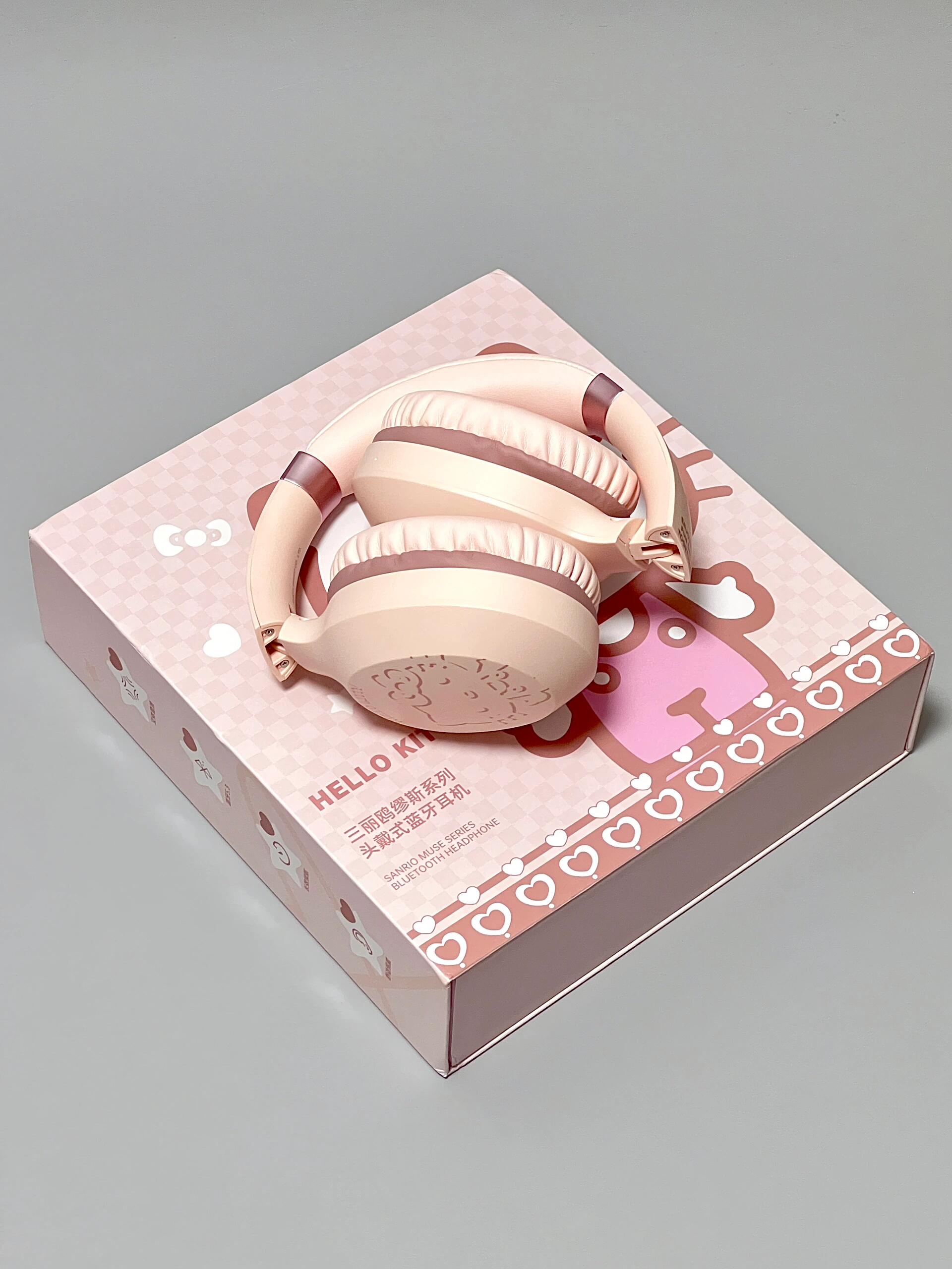 Sanrio Character Over-Ear Bluetooth Wireless Headphones - Cute & High-Quality Sound EJ1134