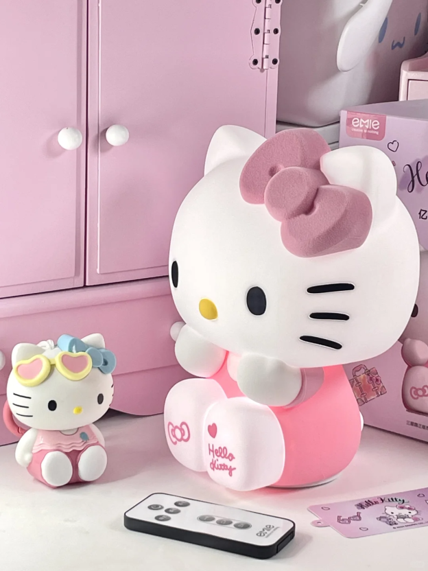 Cute Eye-Caring Hello Kitty Pat Lamp