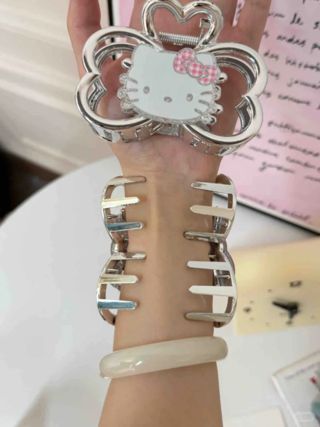 HK Double-Sided Silver Bow Claw Clip – Elegant Hair Claw for Ponytail, Bun & Half-Up Styles 01250604