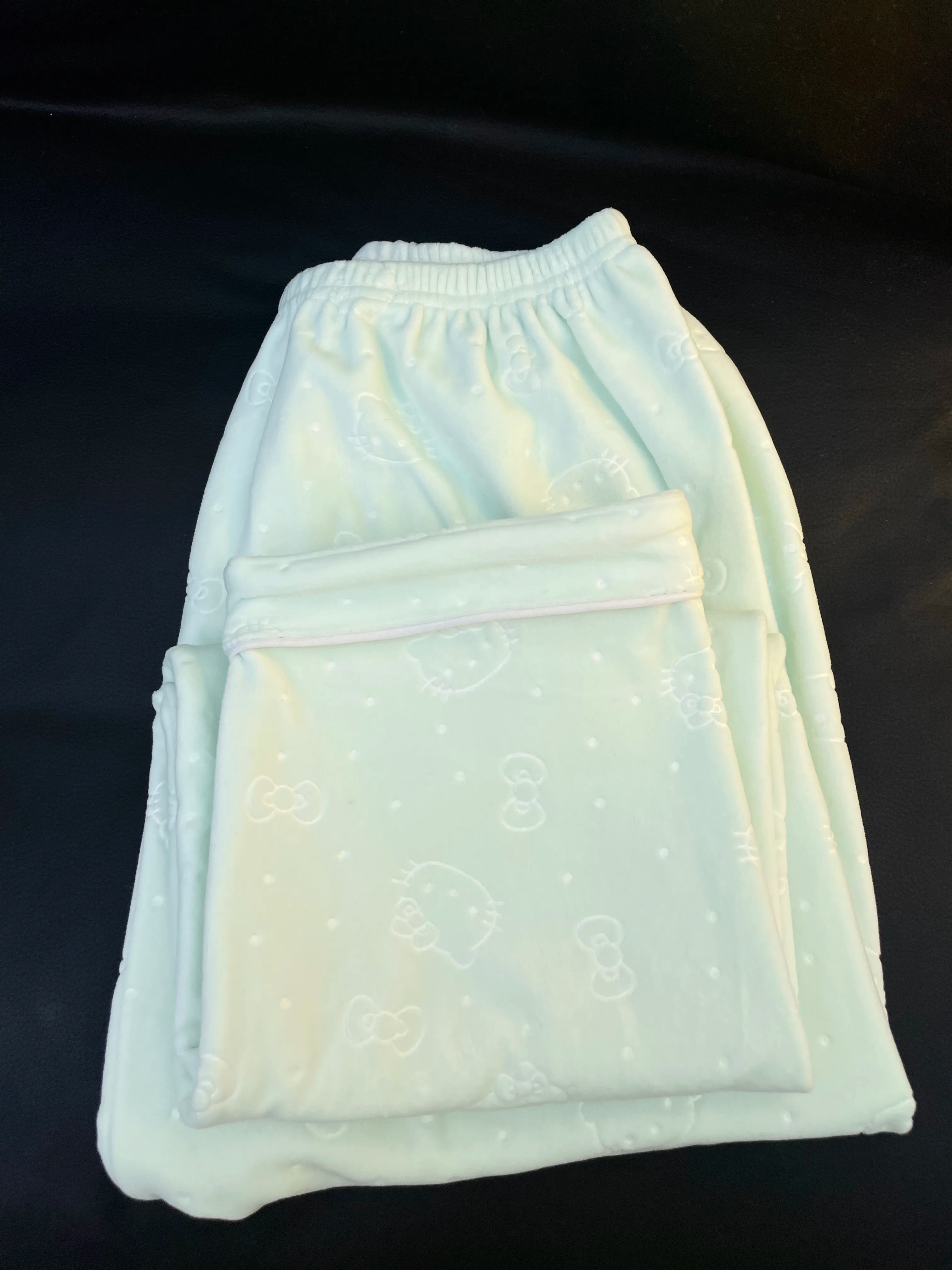 HK Women’s Double-Sided Coral Fleece Thermal Pajama Set Autumn Winter Cozy Loungewear Thickened Warm Long-Sleeve Homewear 01251202