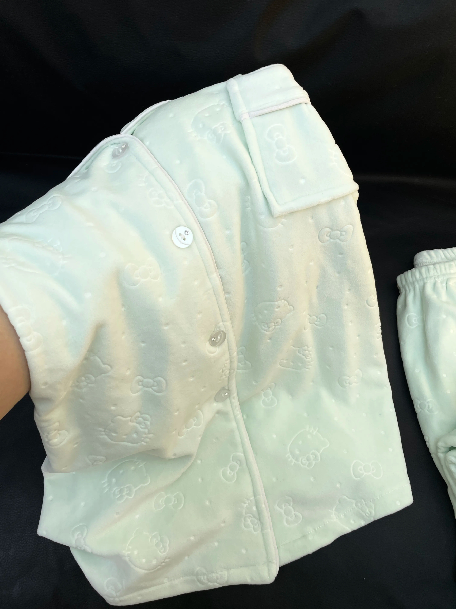 HK Women’s Double-Sided Coral Fleece Thermal Pajama Set Autumn Winter Cozy Loungewear Thickened Warm Long-Sleeve Homewear 01251202