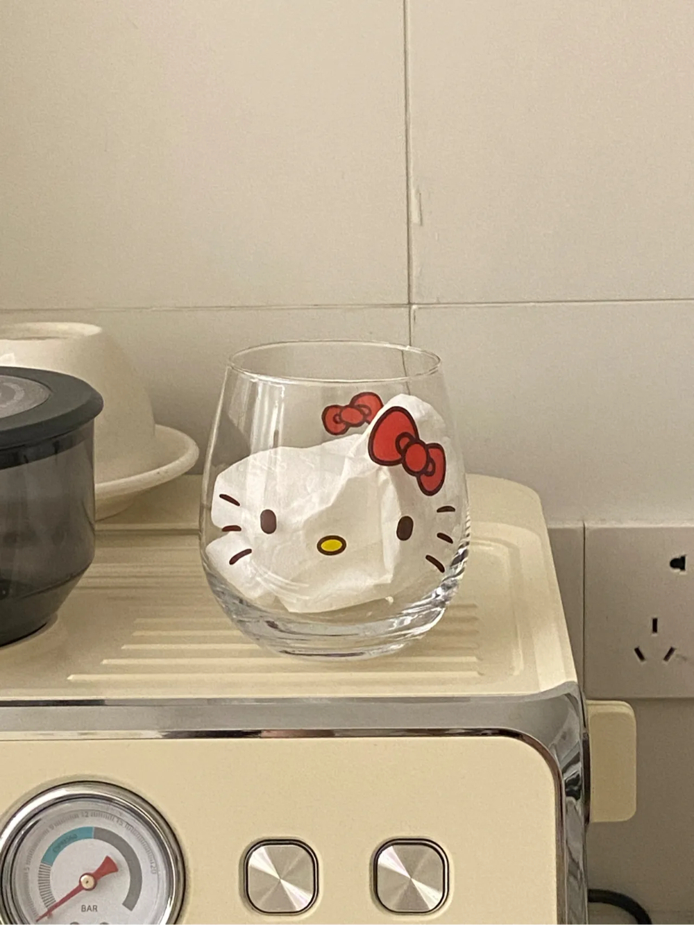HK Kawaii Glass Tumbler - 350ml Handblown Cup with Cute Cat Design, Thermal Shock Resistant 01250513