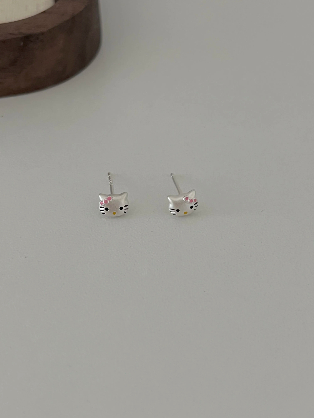 Silver HK Stud Earrings – Matte Finish, Dainty Kawaii Jewelry for Daily Wear 01250708