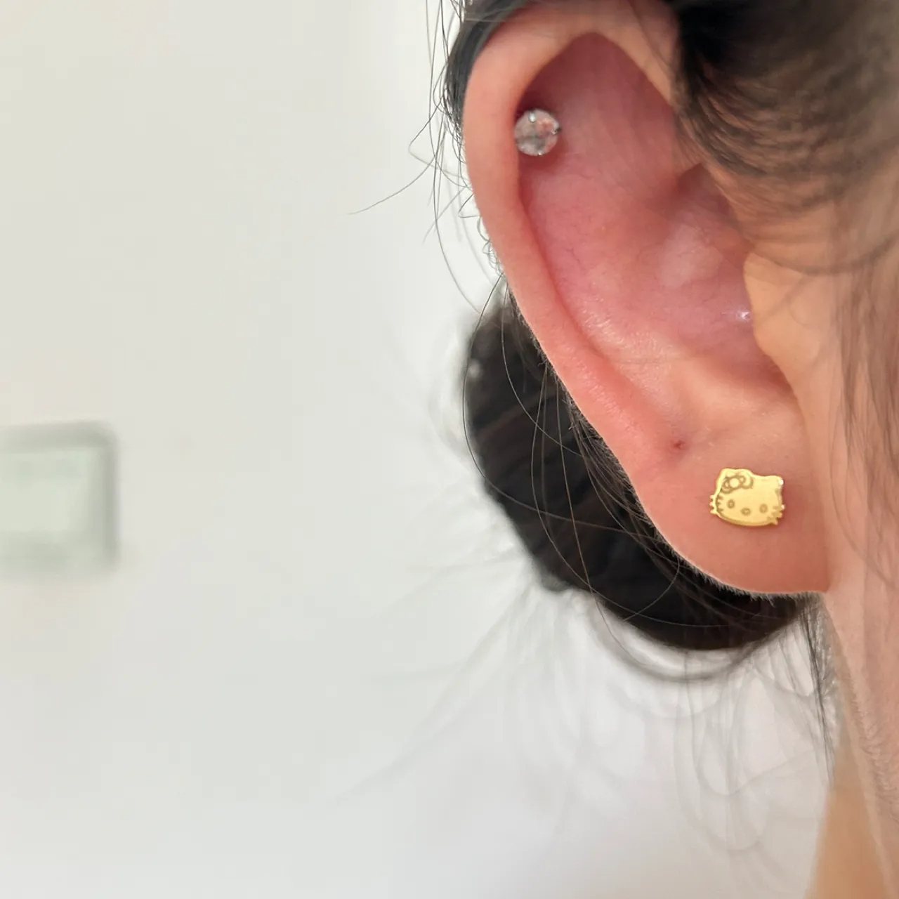 HK Stainless Steel Screw Twist Cartilage Earrings – Sweet Kawaii Non-Fade Studs for Women (Pair) 01250815