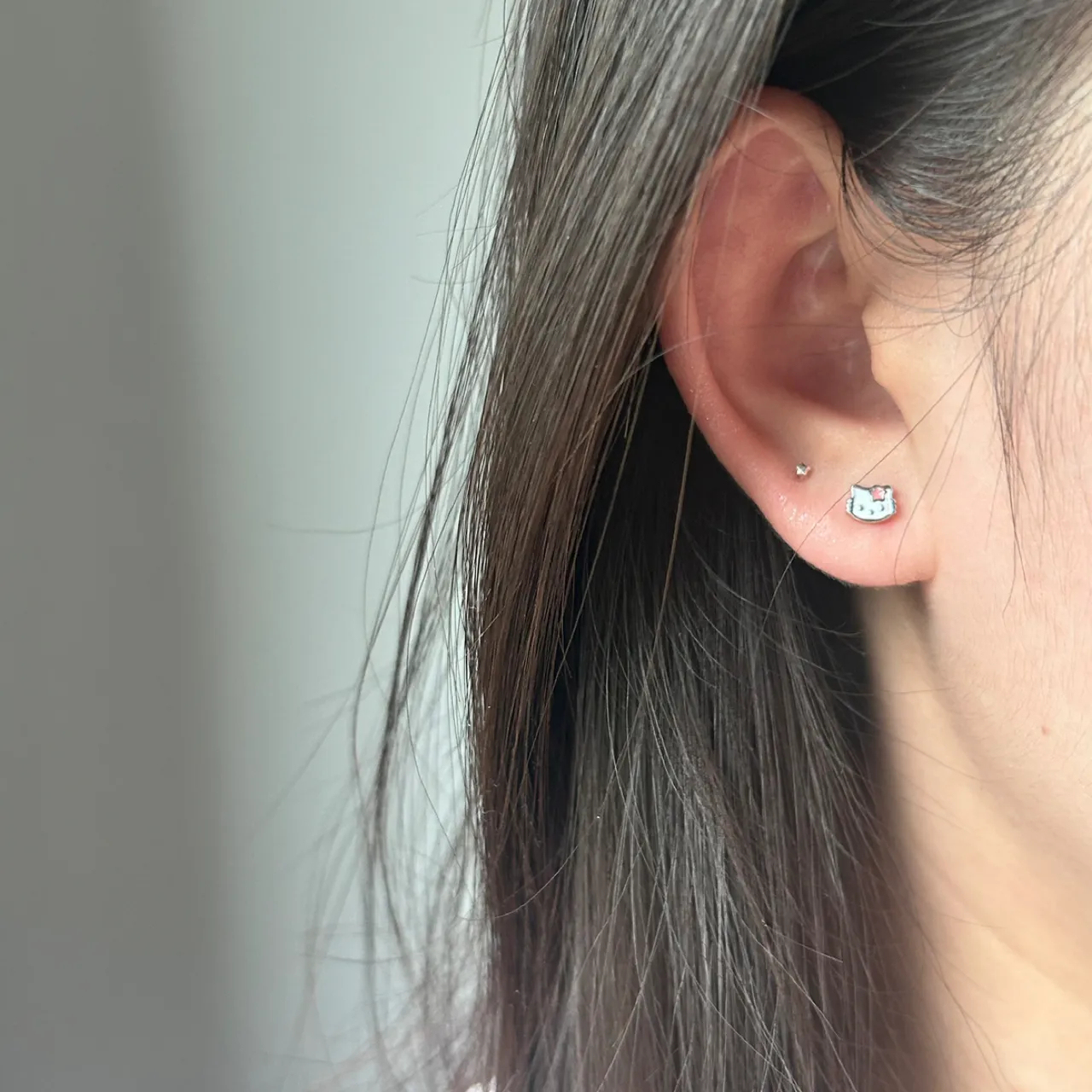 HK Silver Mini Stud Earrings – Sweet Cute Design for Women, Dainty Everyday Jewelry 01250816