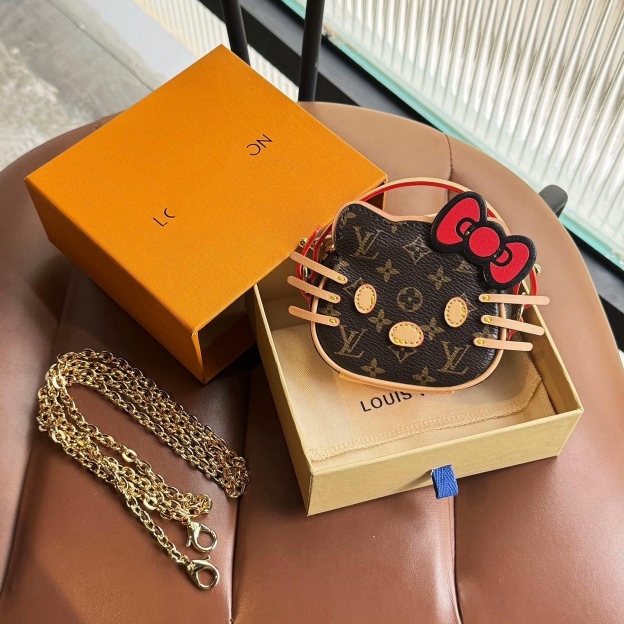 HK Mini Designer-Inspired Handbag, Cute Kitty Bag with Red Bow, Stylish and Compact for Daily Use 01260410