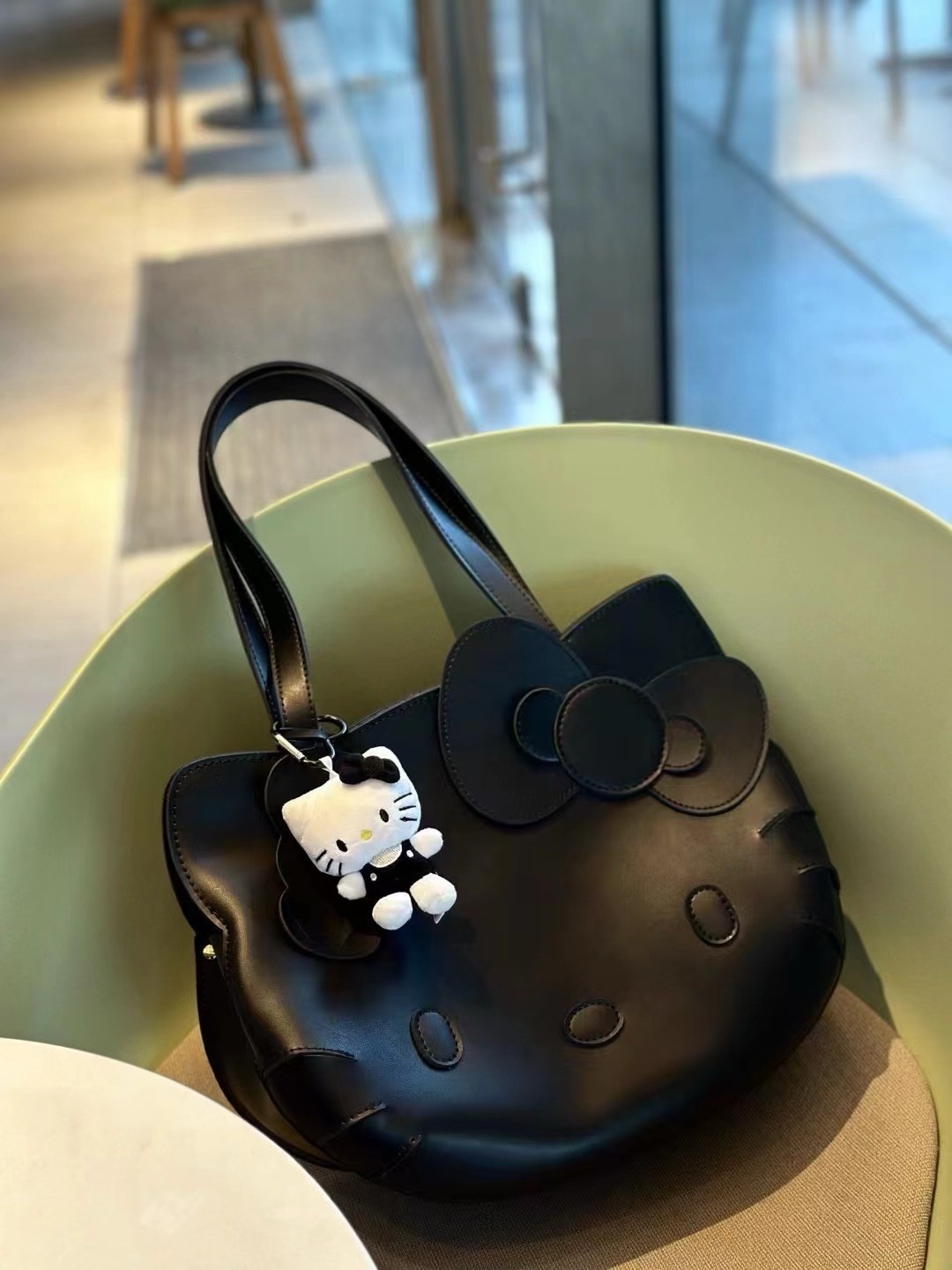 Adorable Hello Kitty Shaped Cambridge Bag - Large Capacity Tote in Cowhide