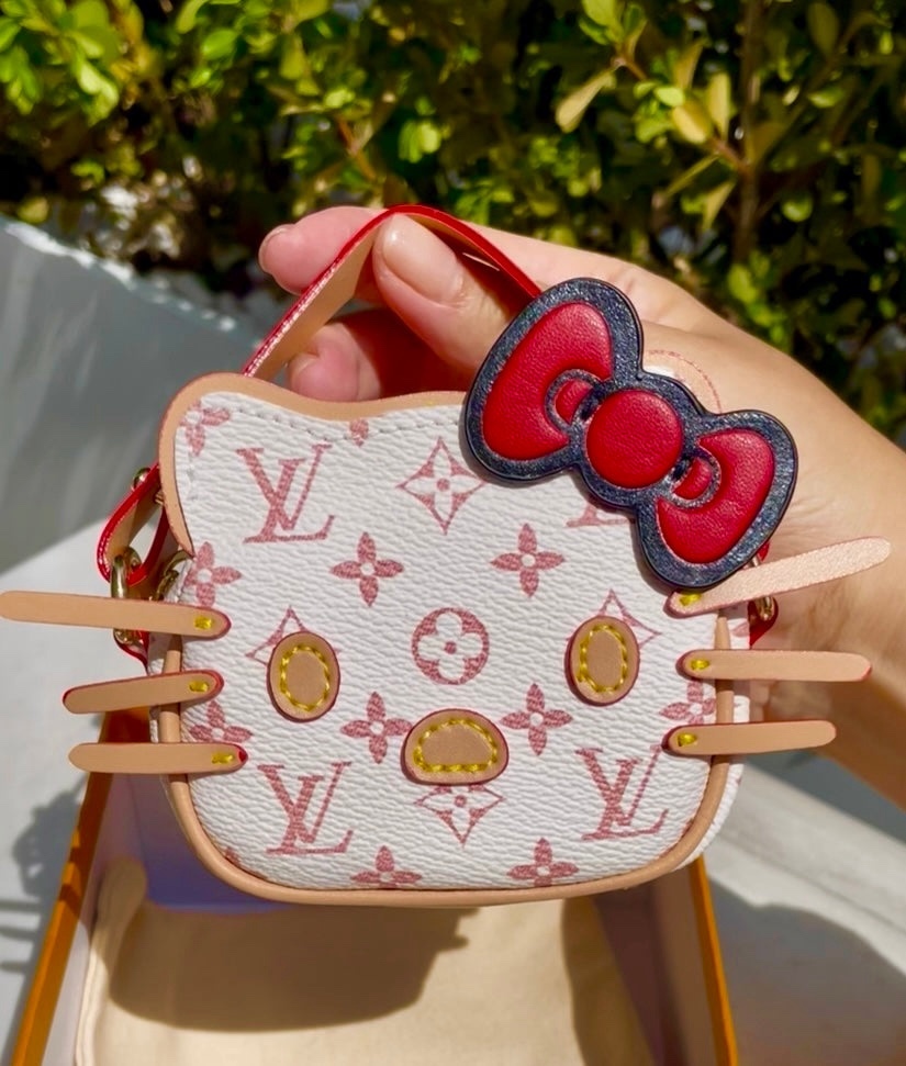 HK Mini Designer-Inspired Handbag, Cute Kitty Bag with Red Bow, Stylish and Compact for Daily Use 01260410