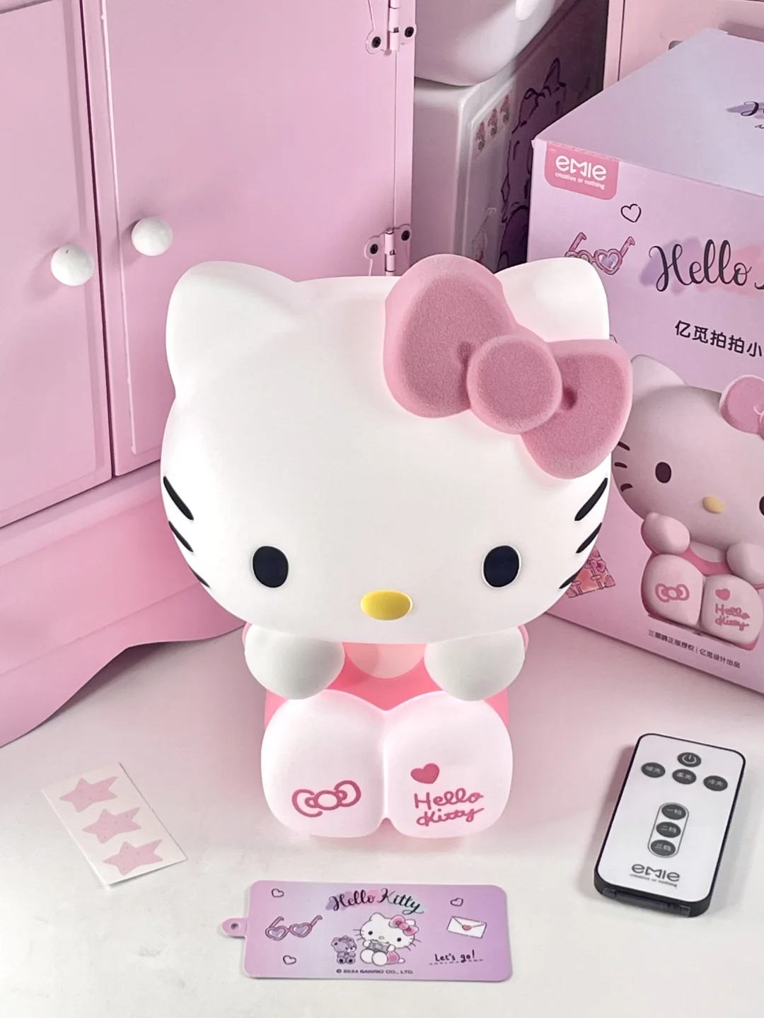 Cute Eye-Caring Hello Kitty Pat Lamp