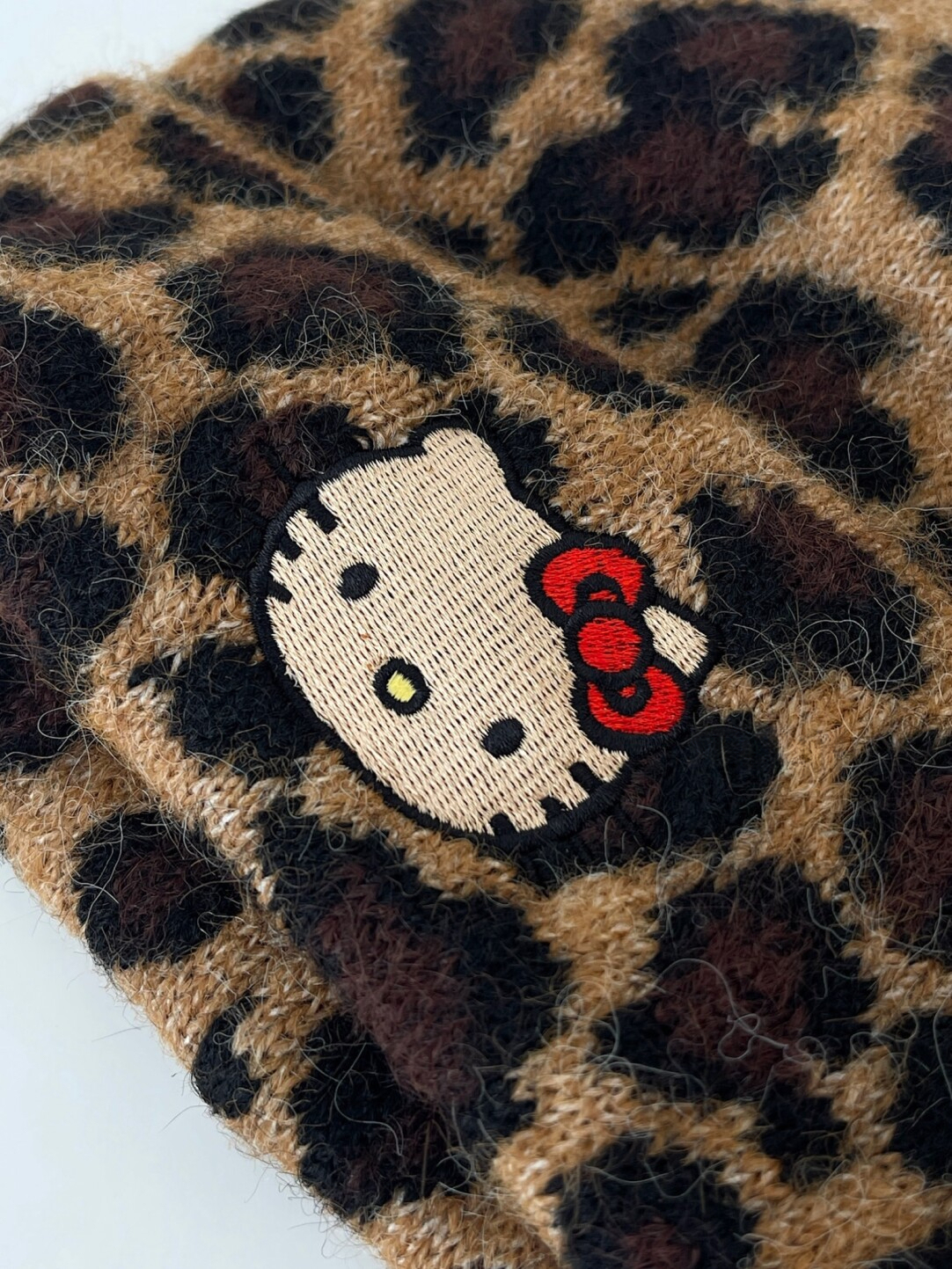 HK Leopard Knit Beanie for Women, Cute Warm Winter Hat, Elastic Cozy Skull Cap, Fashionable Knitted Headwear for Cold Weather 01250923