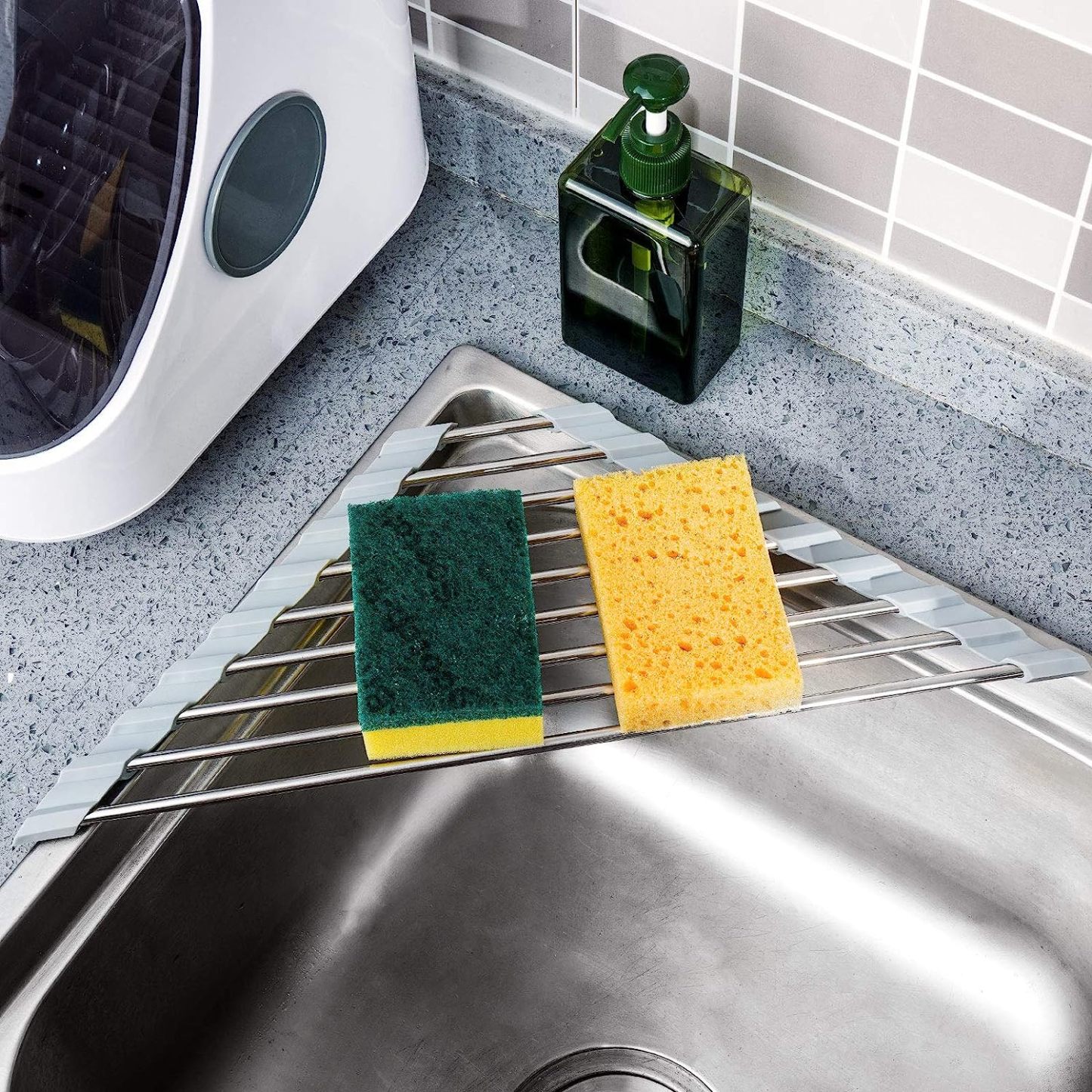 Triangle Roll-Up Sink Drainer
