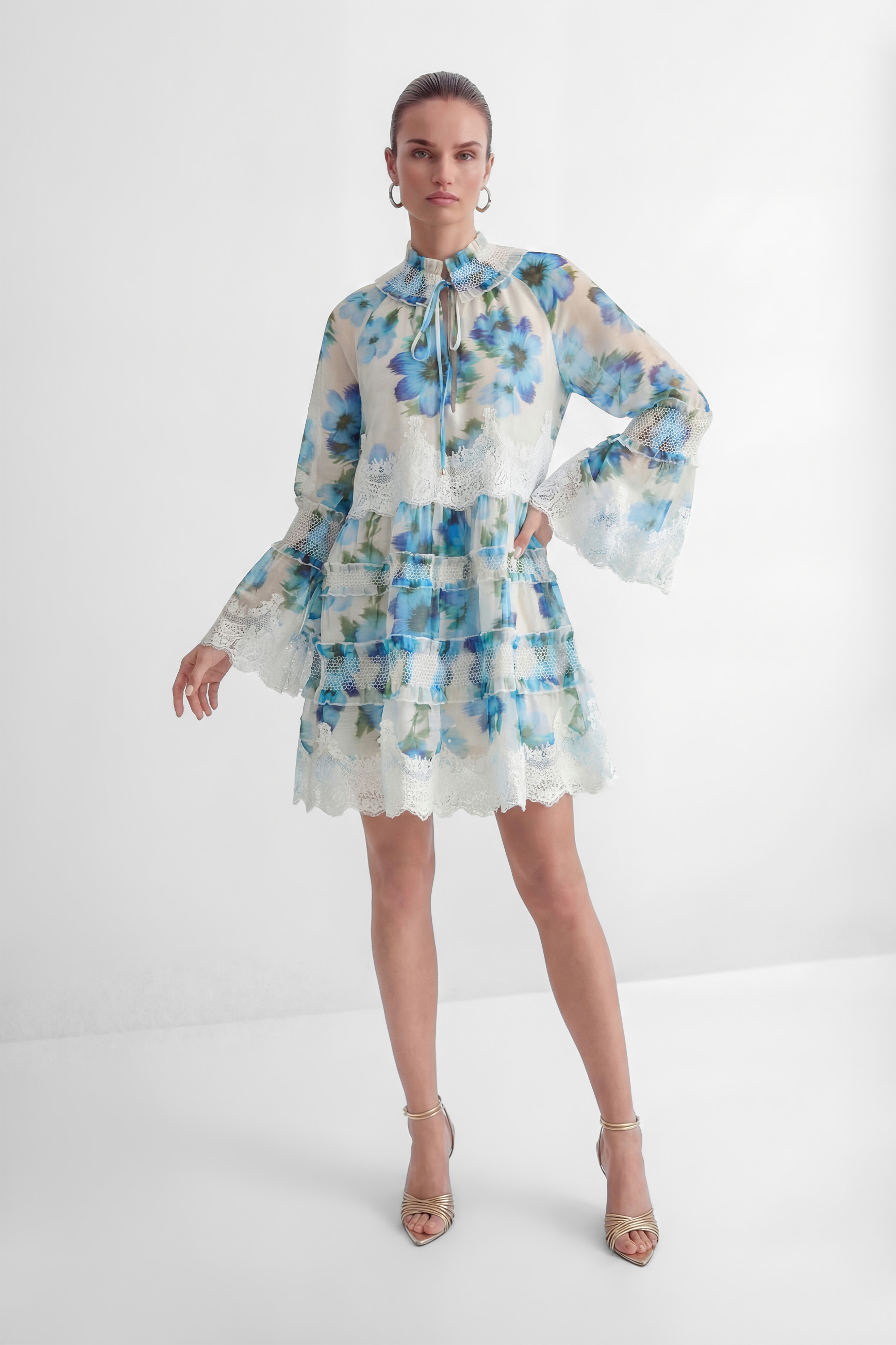 Exceptionally Pristine Blue Floral Print Lace Trim Mini Dress