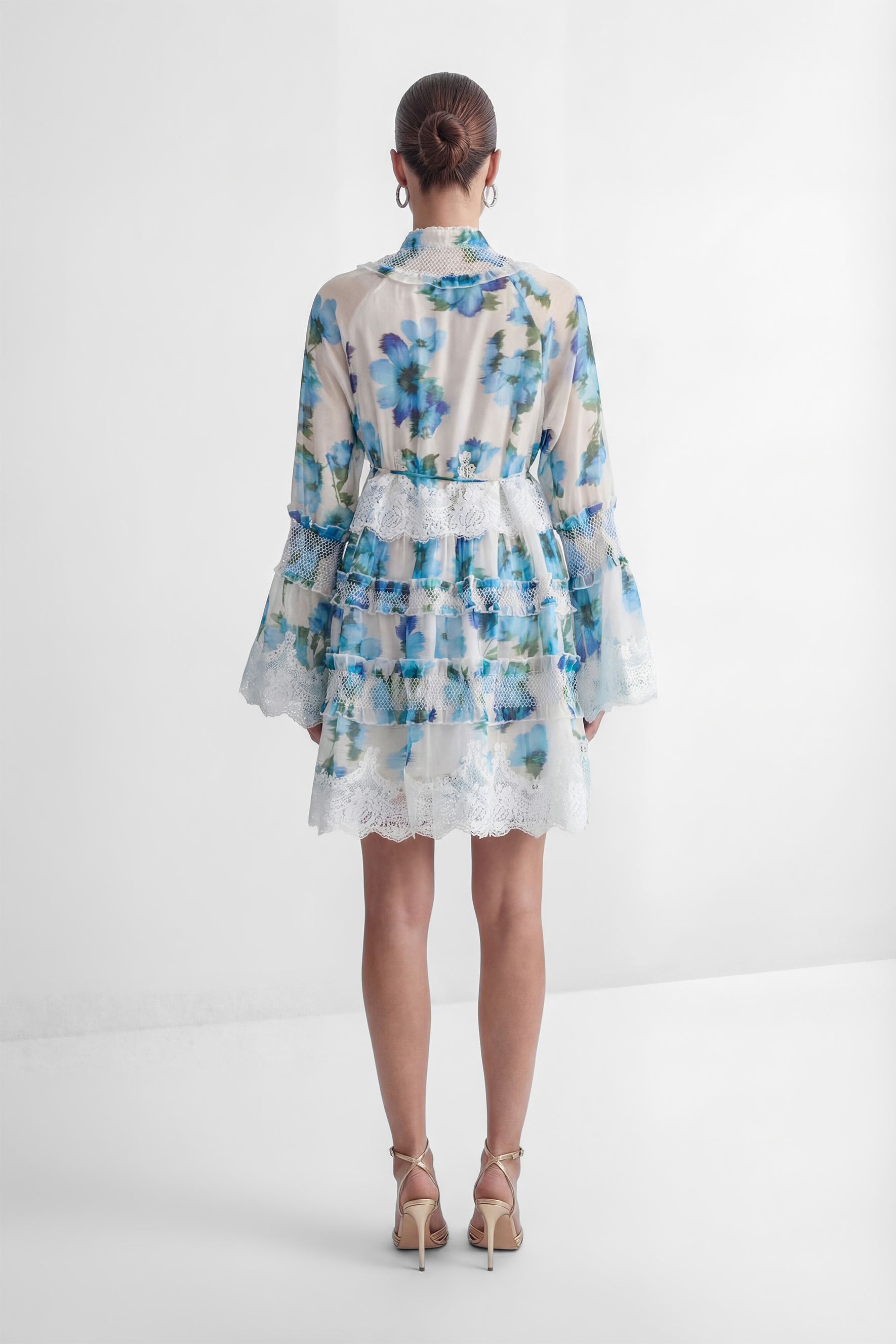 Exceptionally Pristine Blue Floral Print Lace Trim Mini Dress