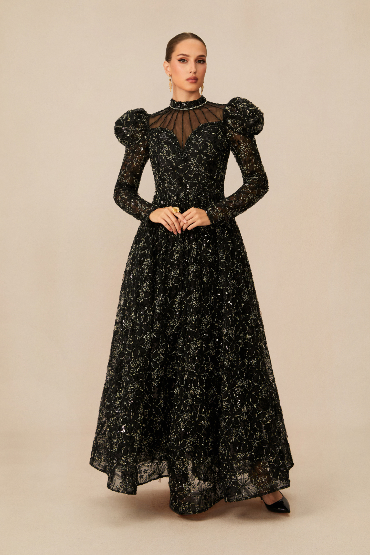 sunfere Celia vestido maxi de manga corta con bordado floral