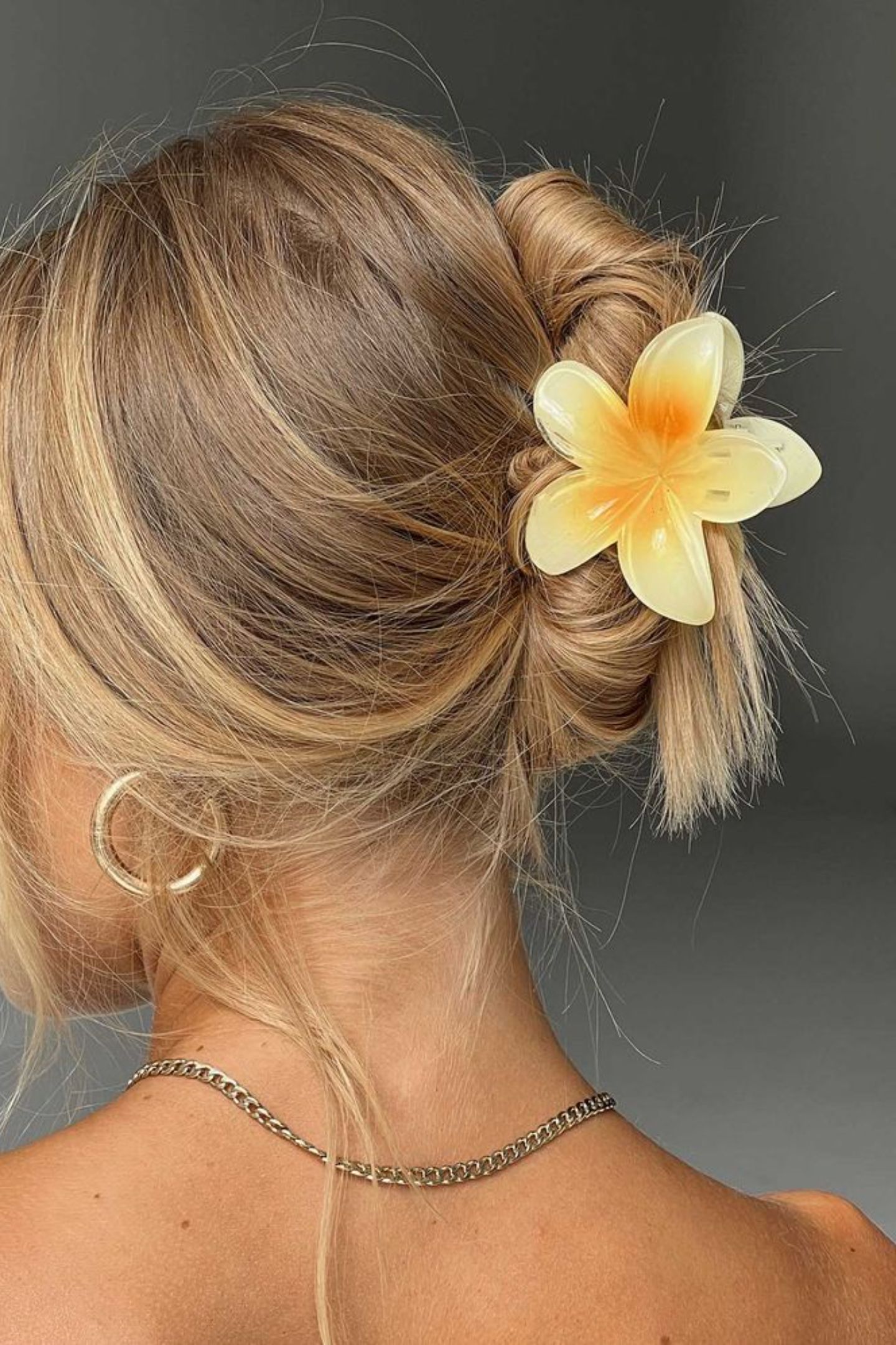Haarklemme Mit Frangipani-Blüte - Rot, Aus Schaumstoff, 8cm Lang, Handarbeit