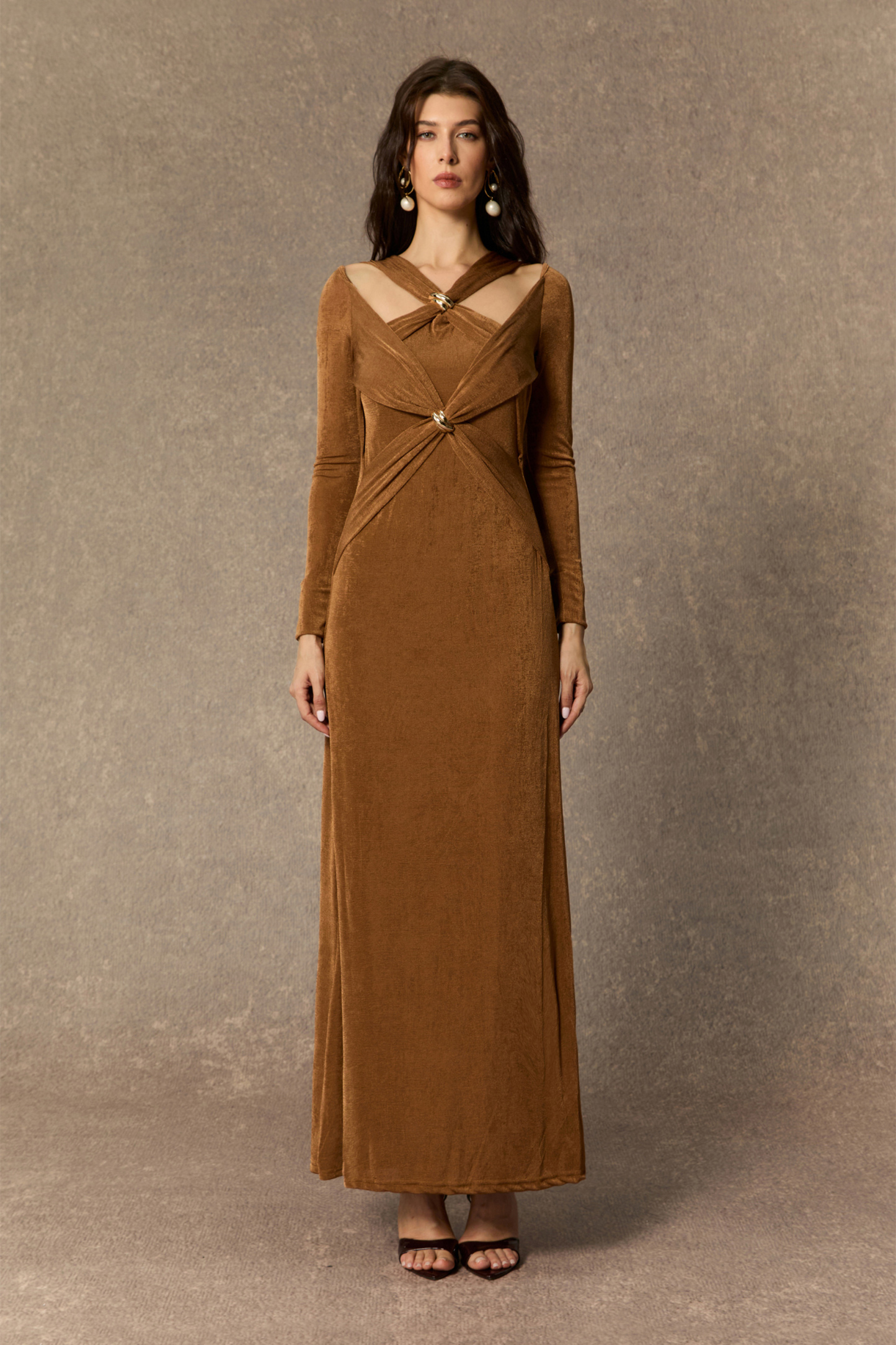 sunfere Vestido Maxi de Cuerpo Cruzado de Belleza Caprichosa Marrón o Vestido Moderno con Corte Esculpido
