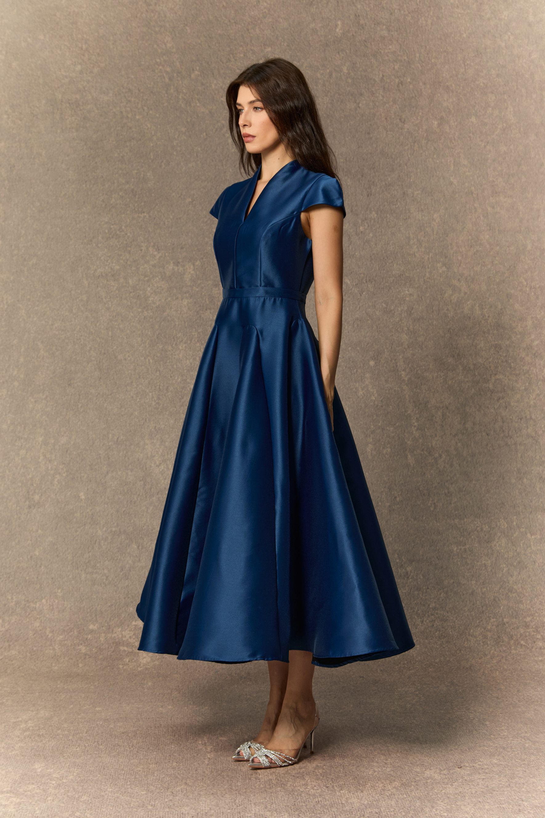 Lavish Looks Blue Cap Sleeve Notch V‑Neck Midi Dress