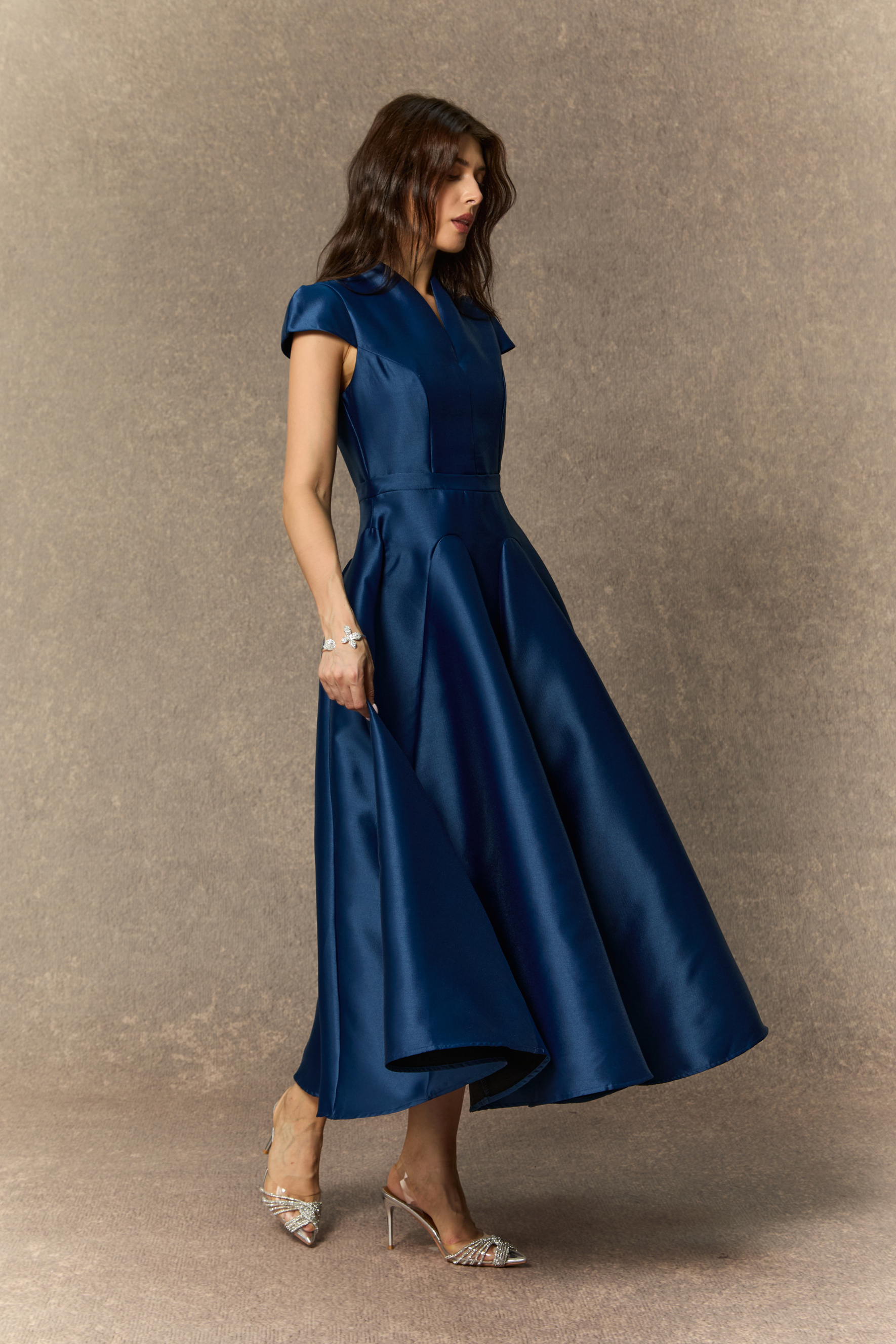 Lavish Looks Blue Cap Sleeve Notch V‑Neck Midi Dress