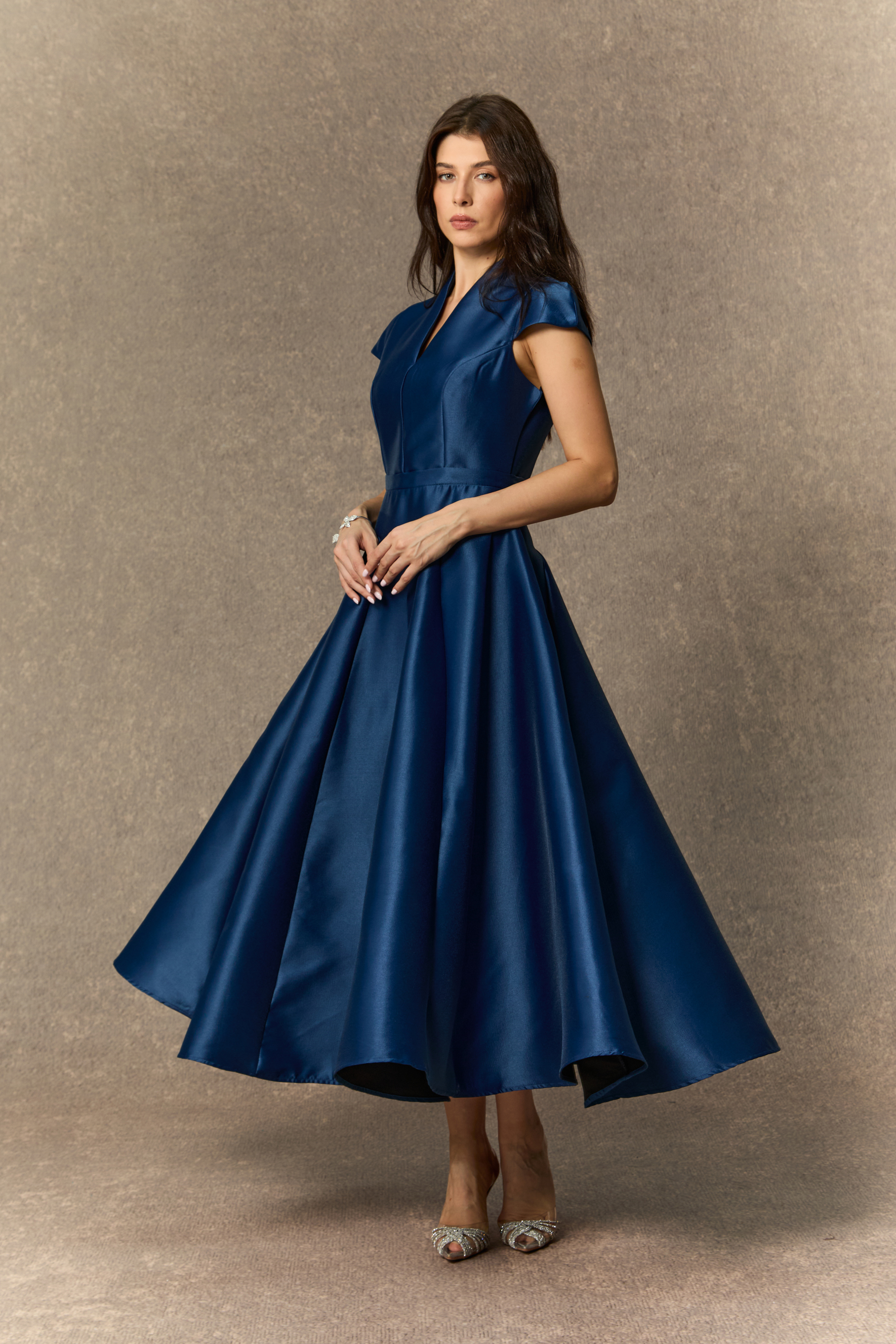Lavish Looks Blue Cap Sleeve Notch V‑Neck Midi Dress