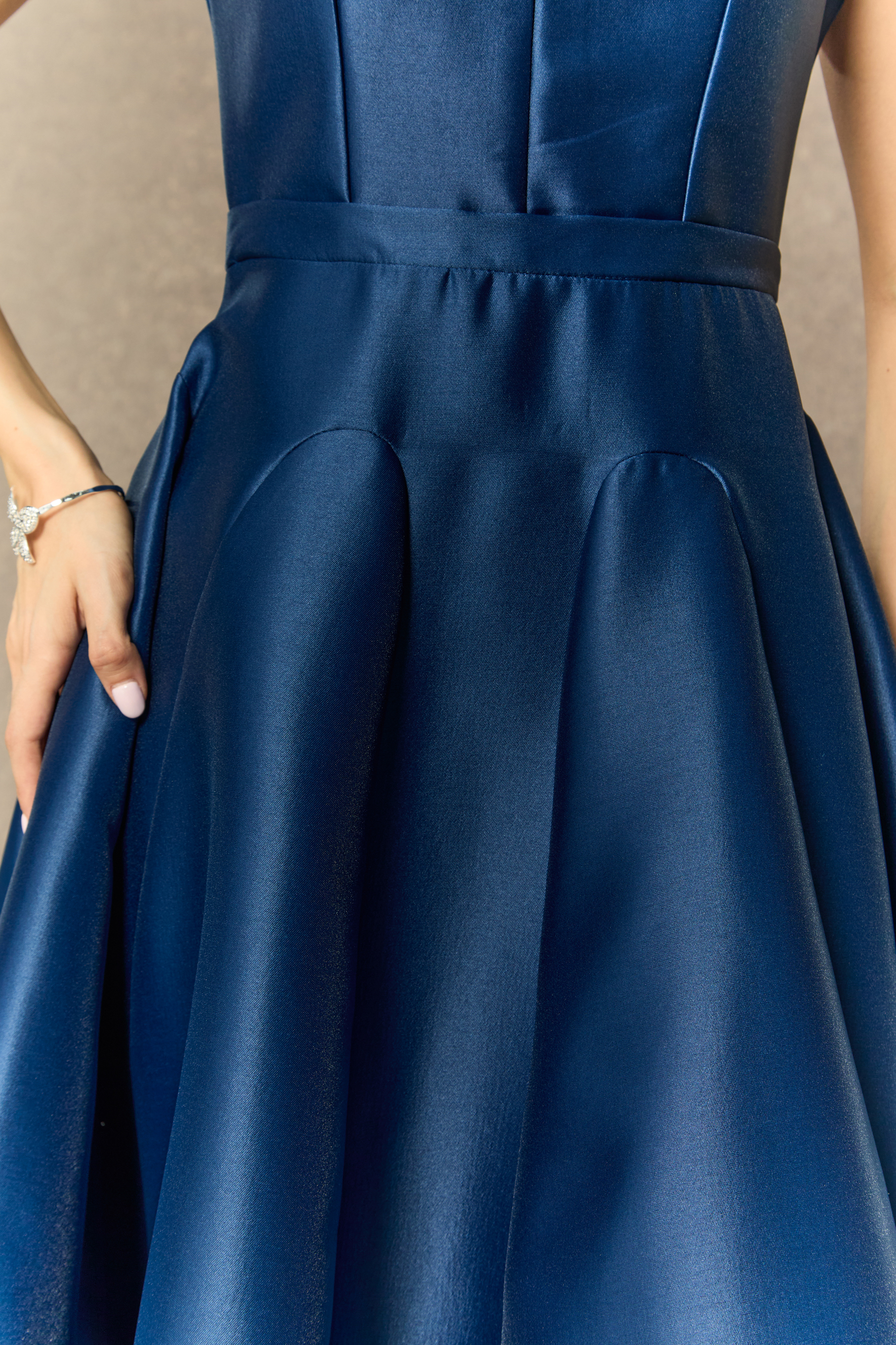 Lavish Looks Blue Cap Sleeve Notch V‑Neck Midi Dress