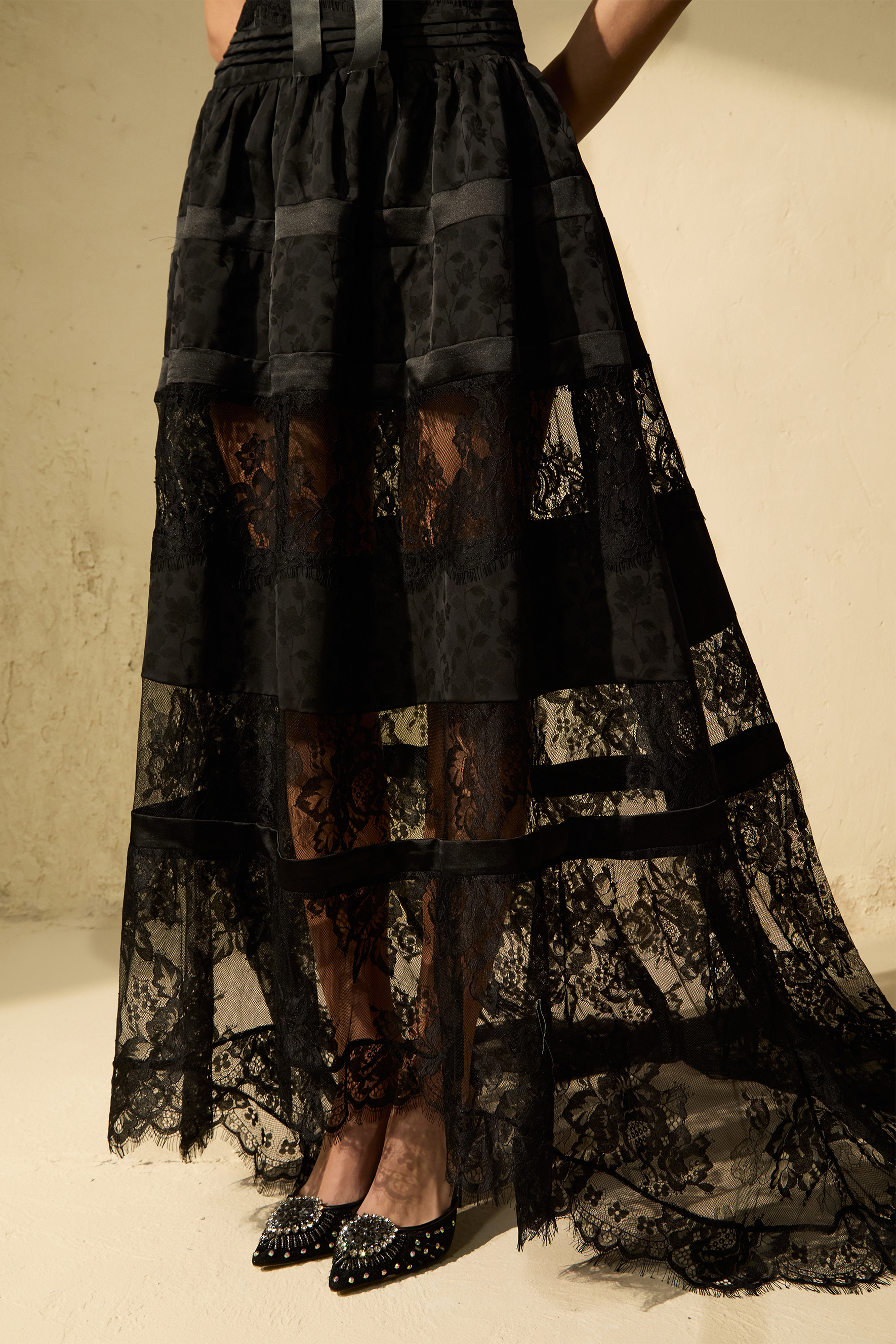 Luxury Mystical Black Puff Seeve Lace Panel Maxi Dress