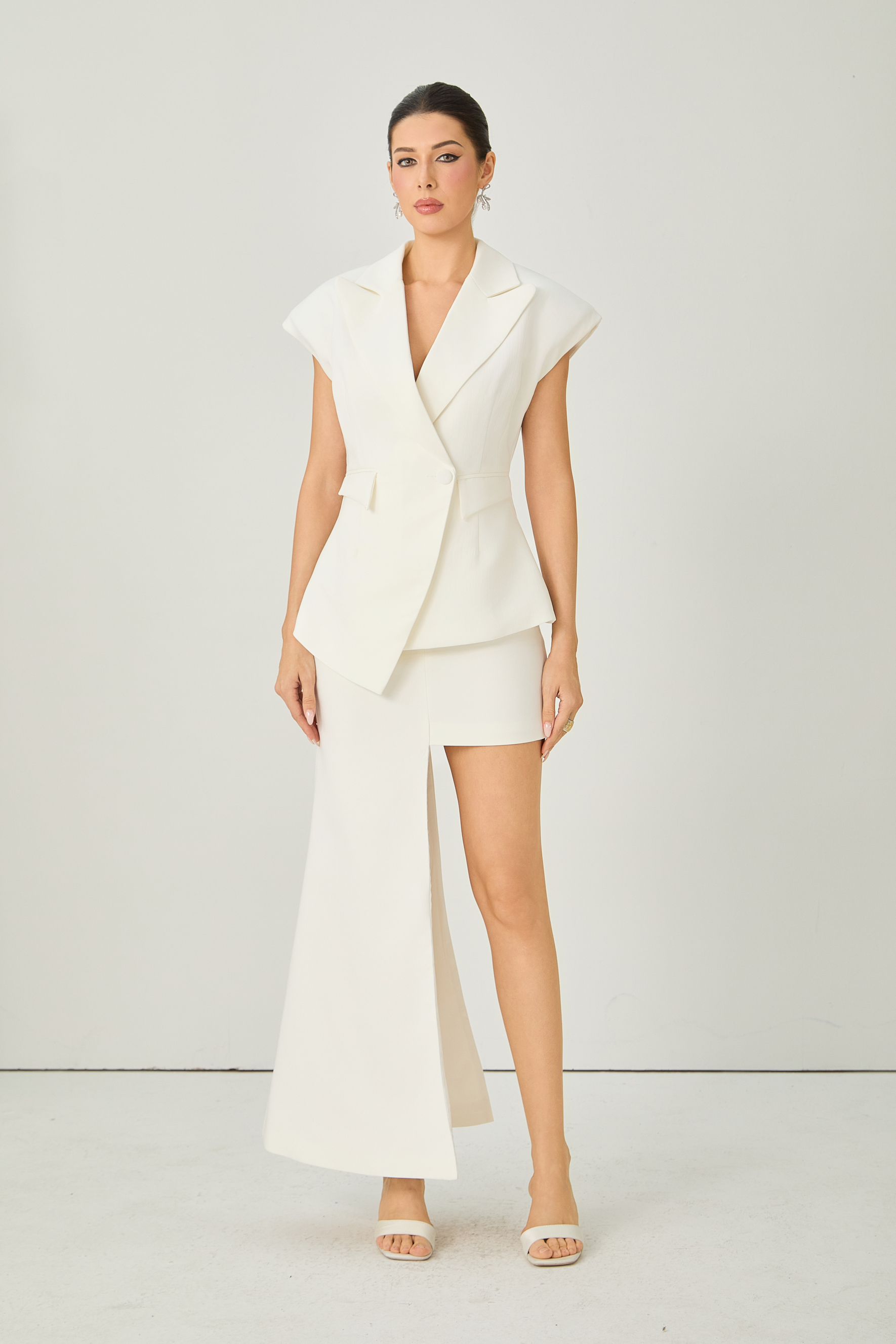 Always Eye-Catching White Lapel Vest Top & Asymmetric Skirt Set